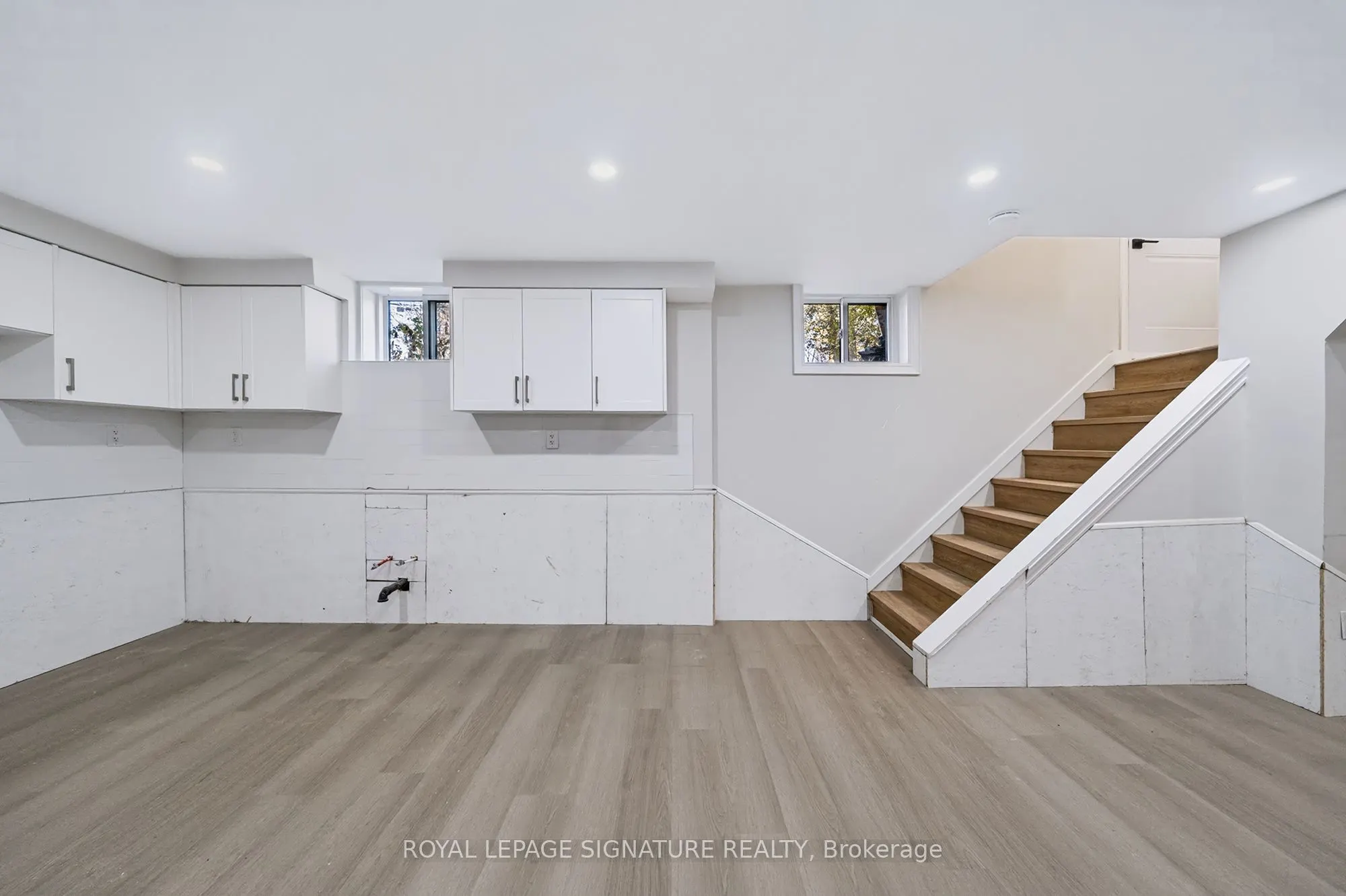 120 Earlton Road