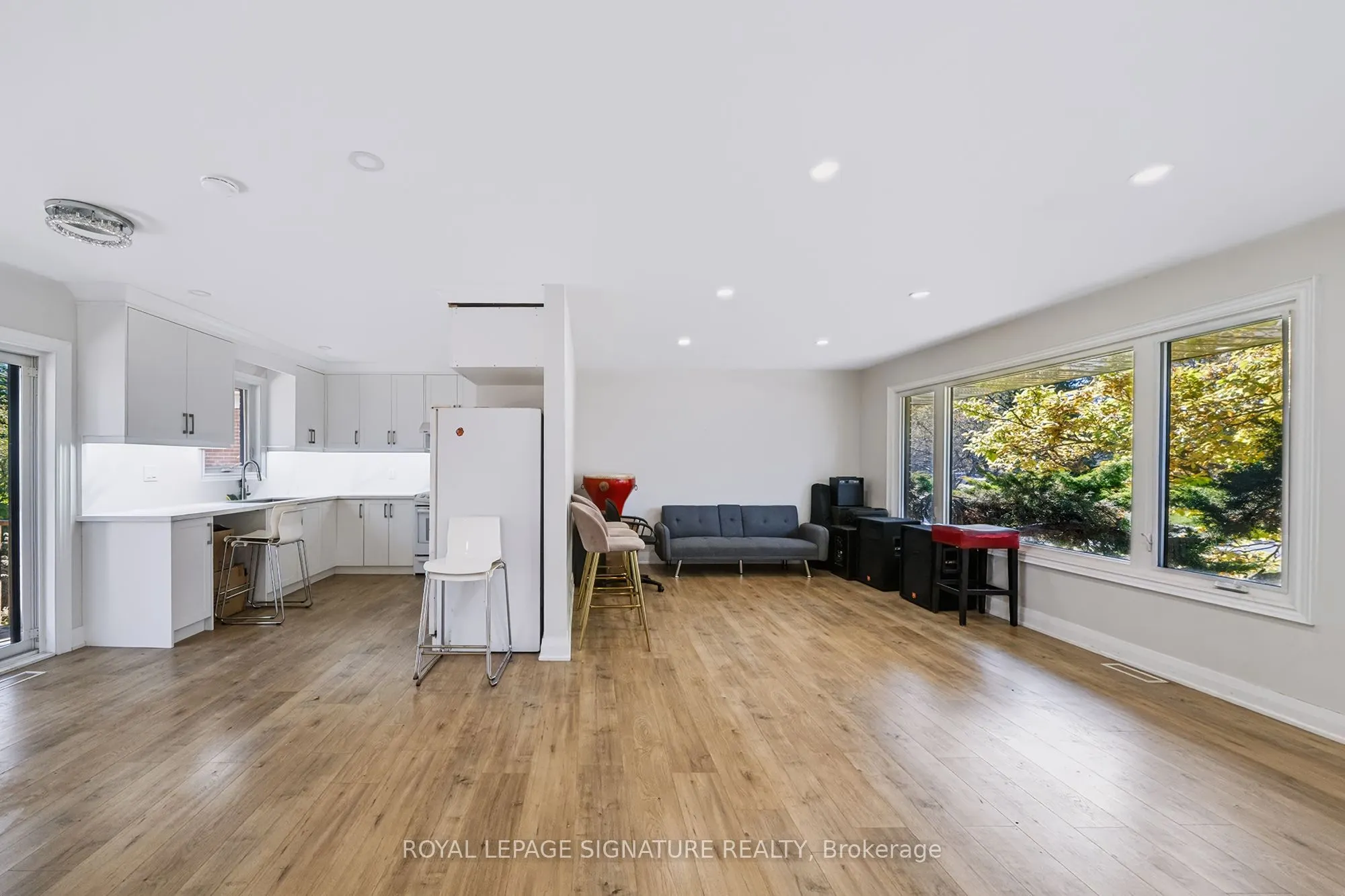 120 Earlton Road