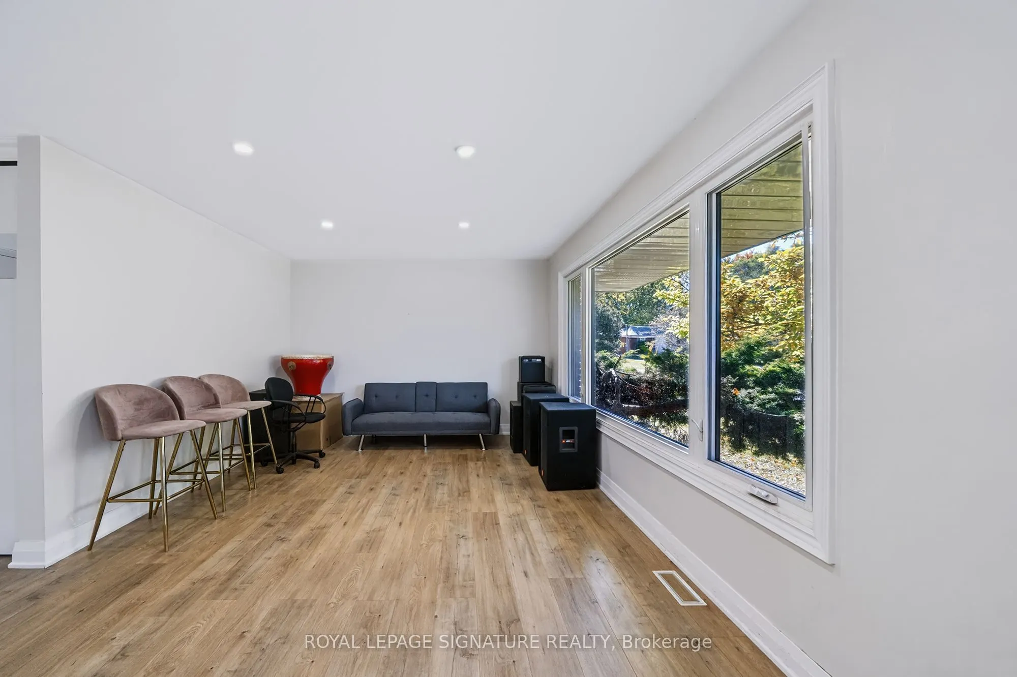 120 Earlton Road