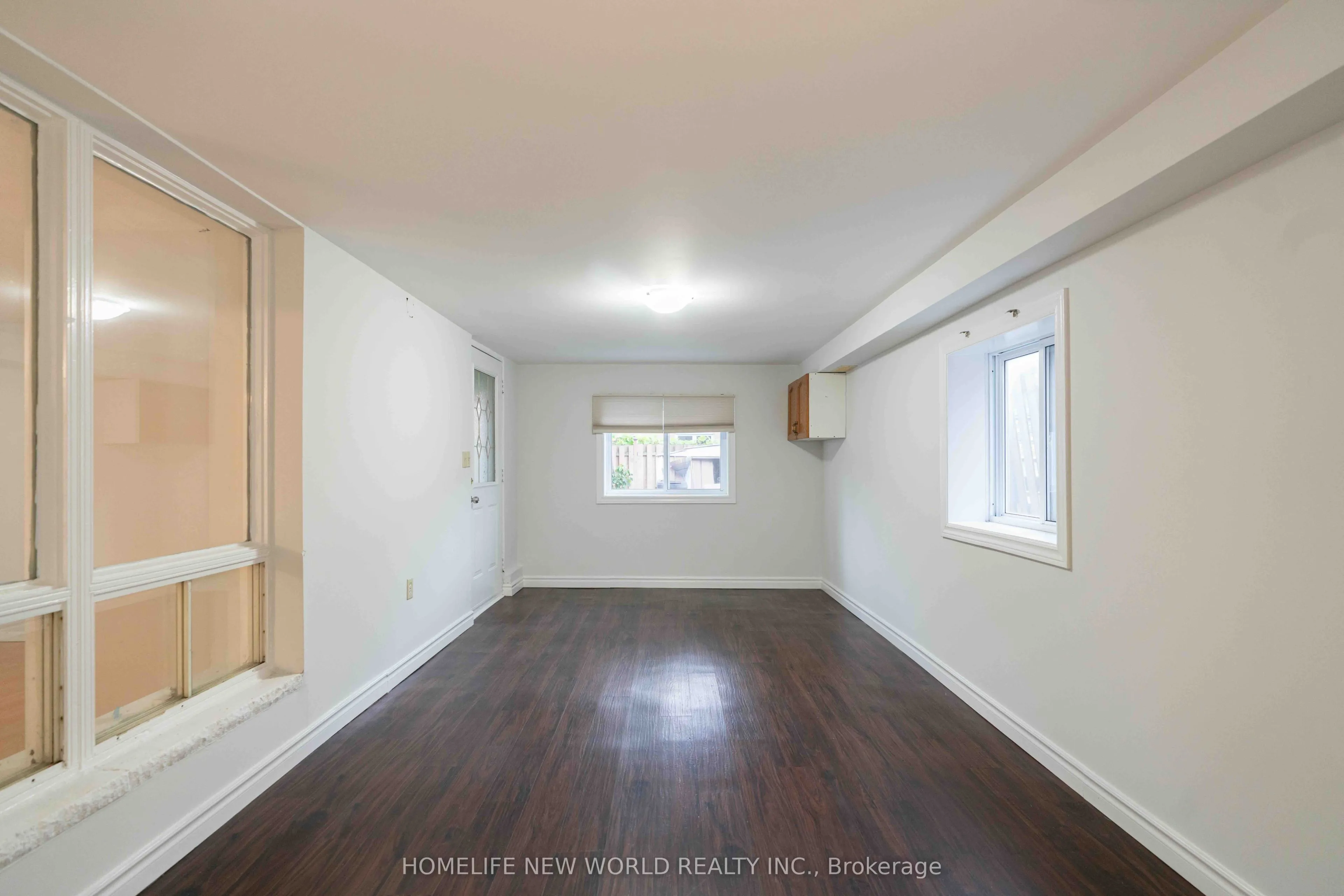 102 Alexmuir Boulevard