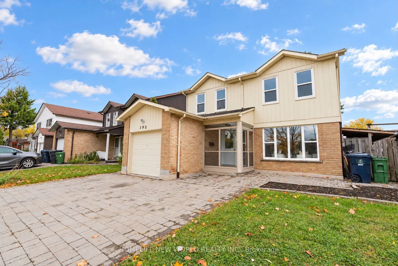 102 Alexmuir Boulevard