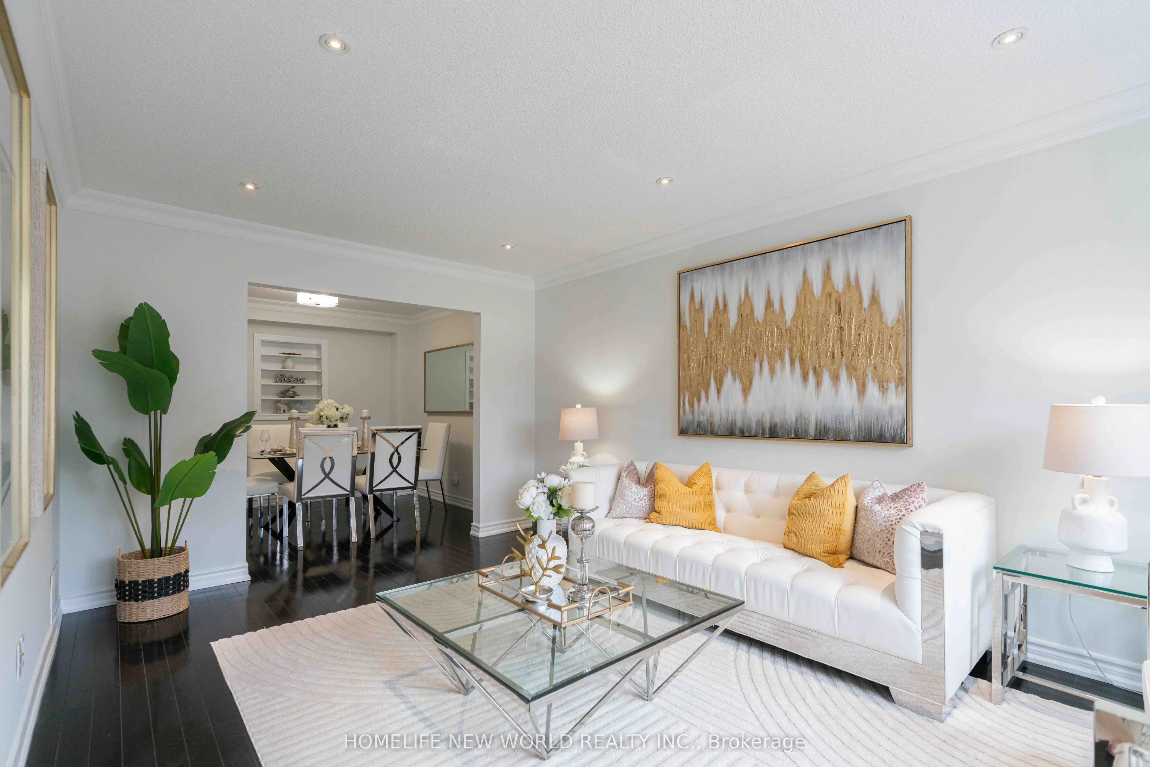 102 Alexmuir Boulevard