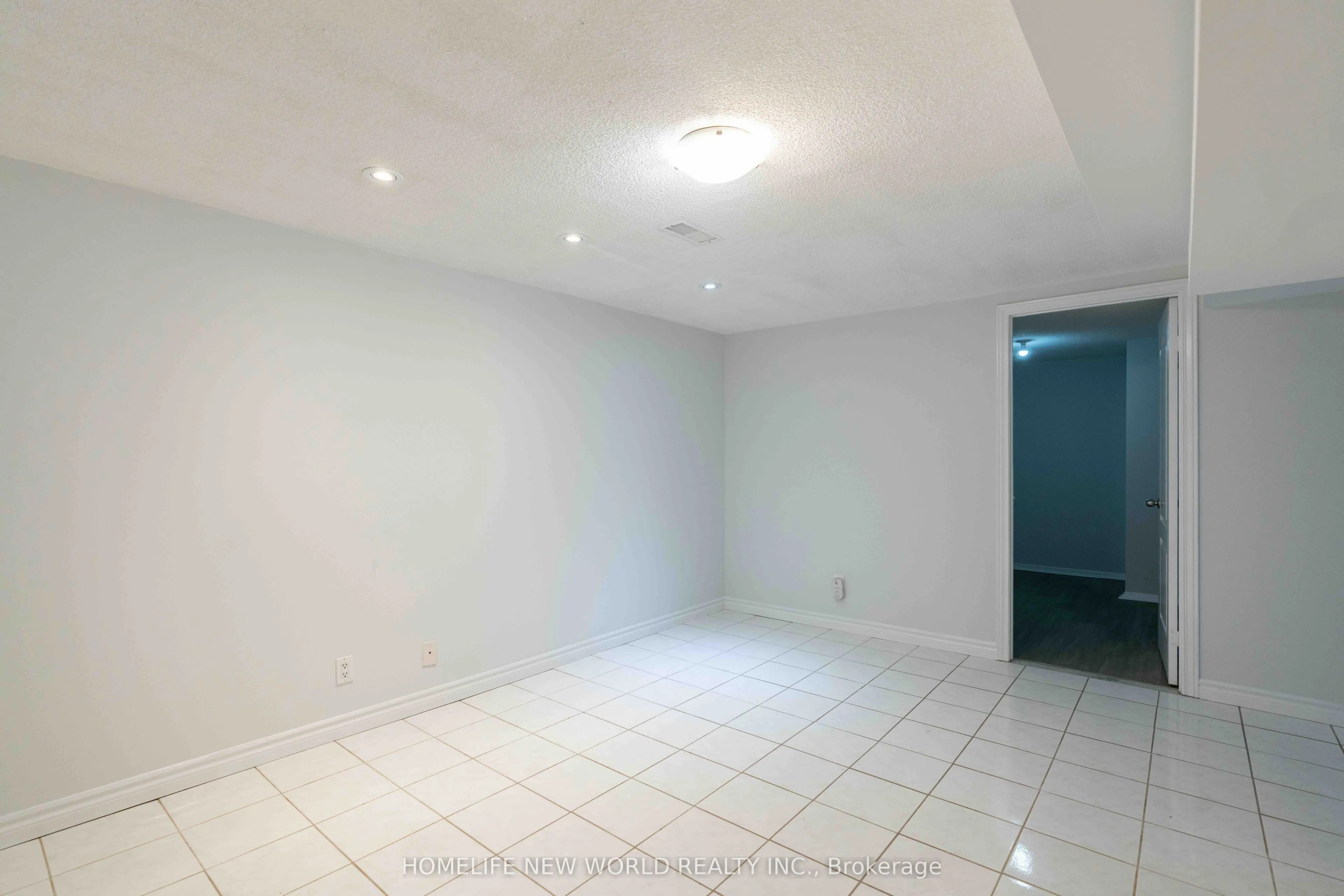 102 Alexmuir Boulevard