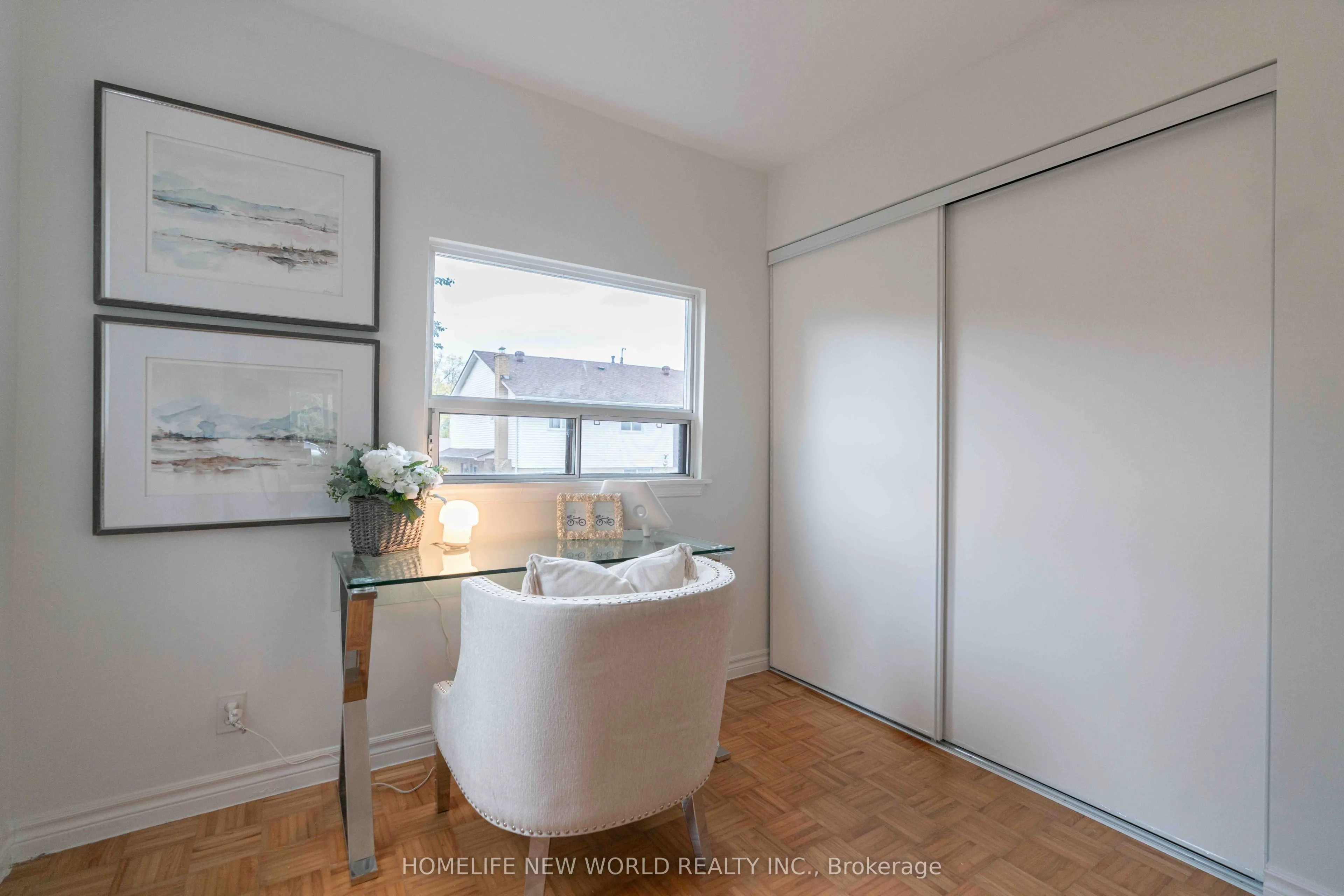 102 Alexmuir Boulevard