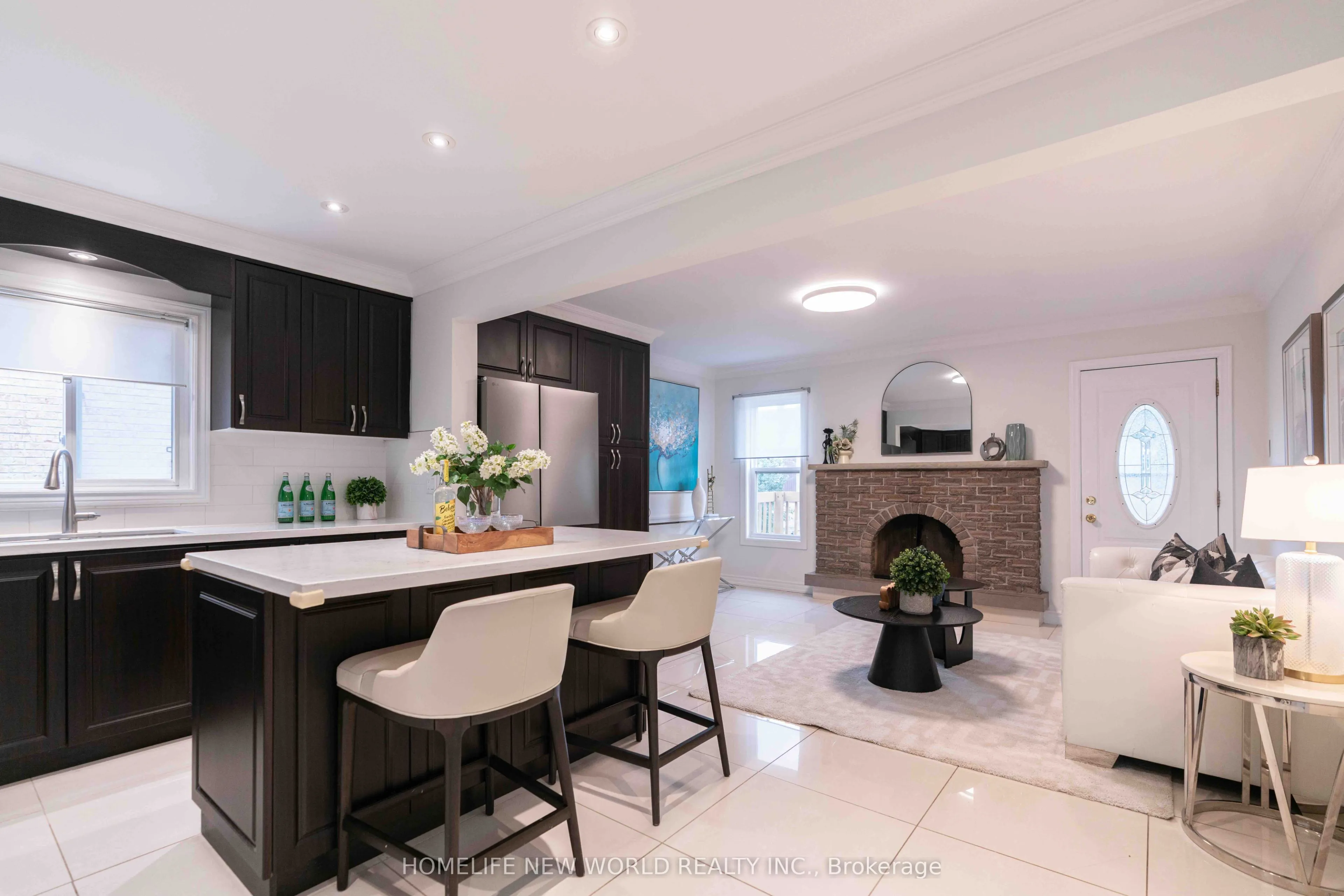 102 Alexmuir Boulevard