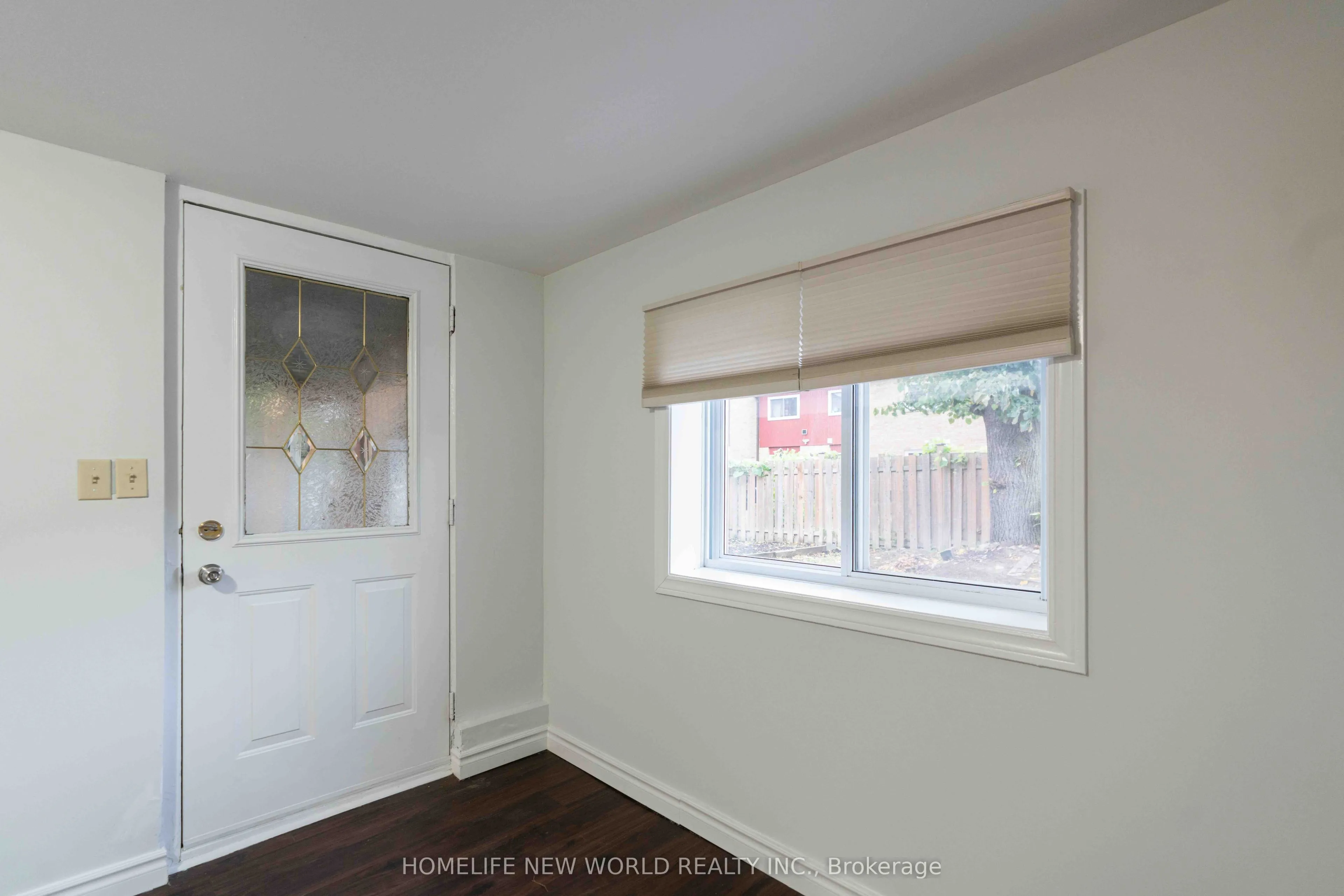 102 Alexmuir Boulevard