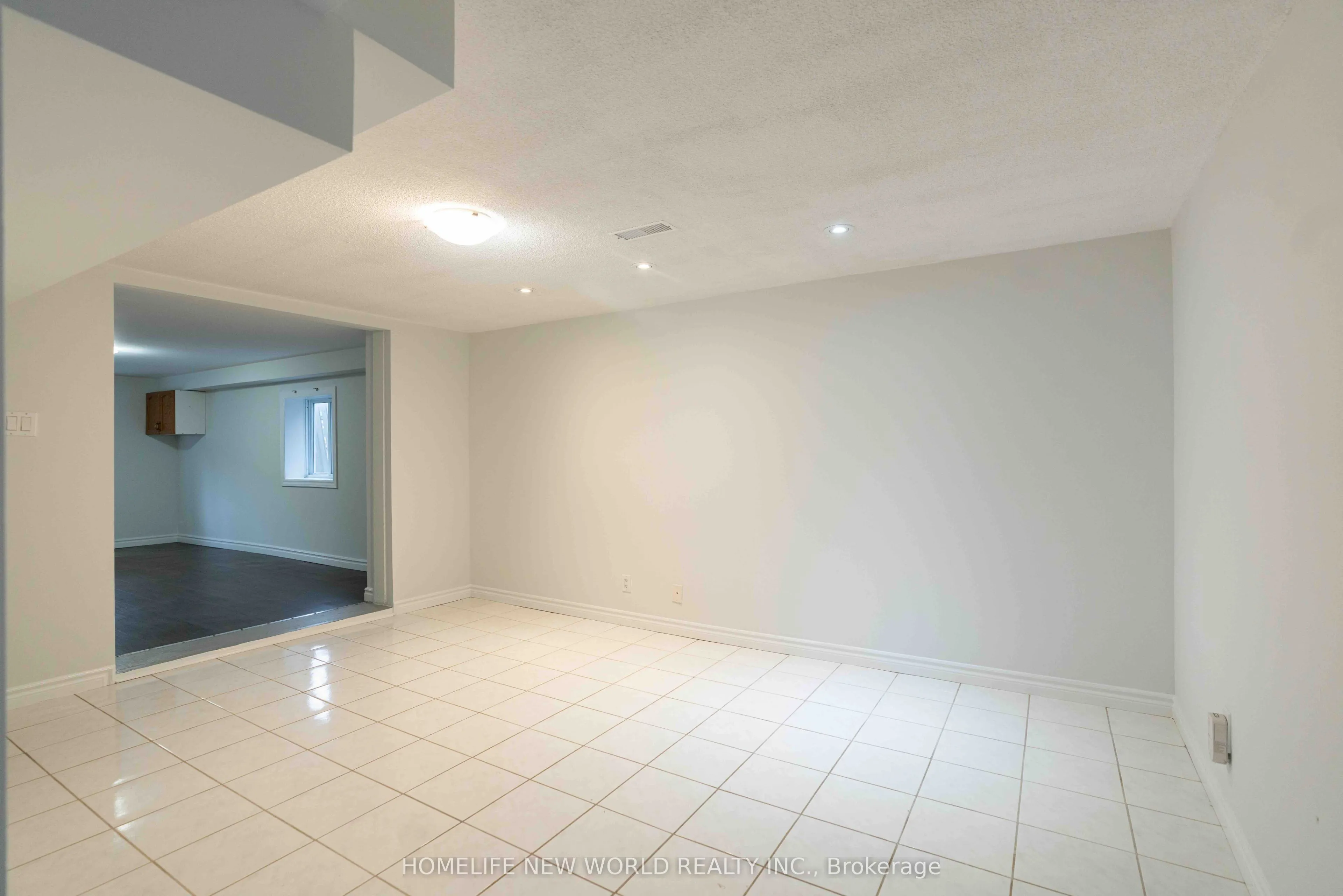 102 Alexmuir Boulevard