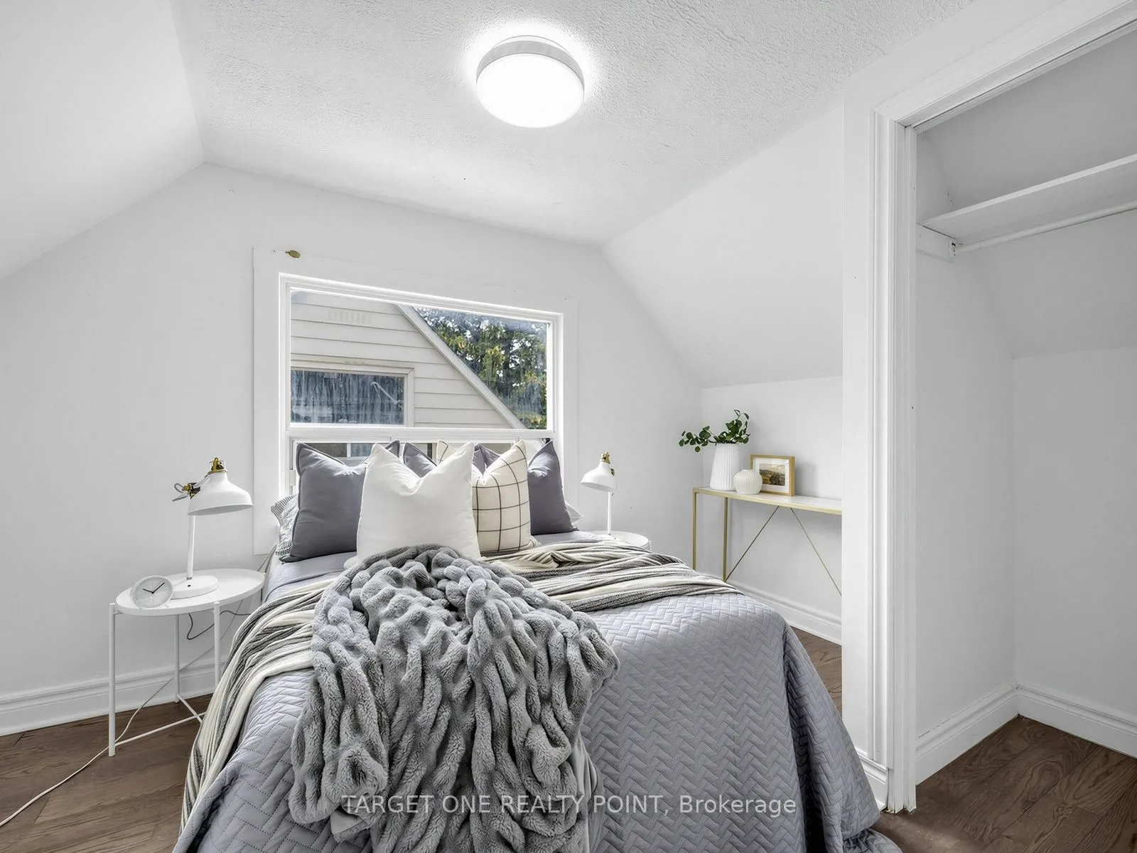 75 Gradwell Drive