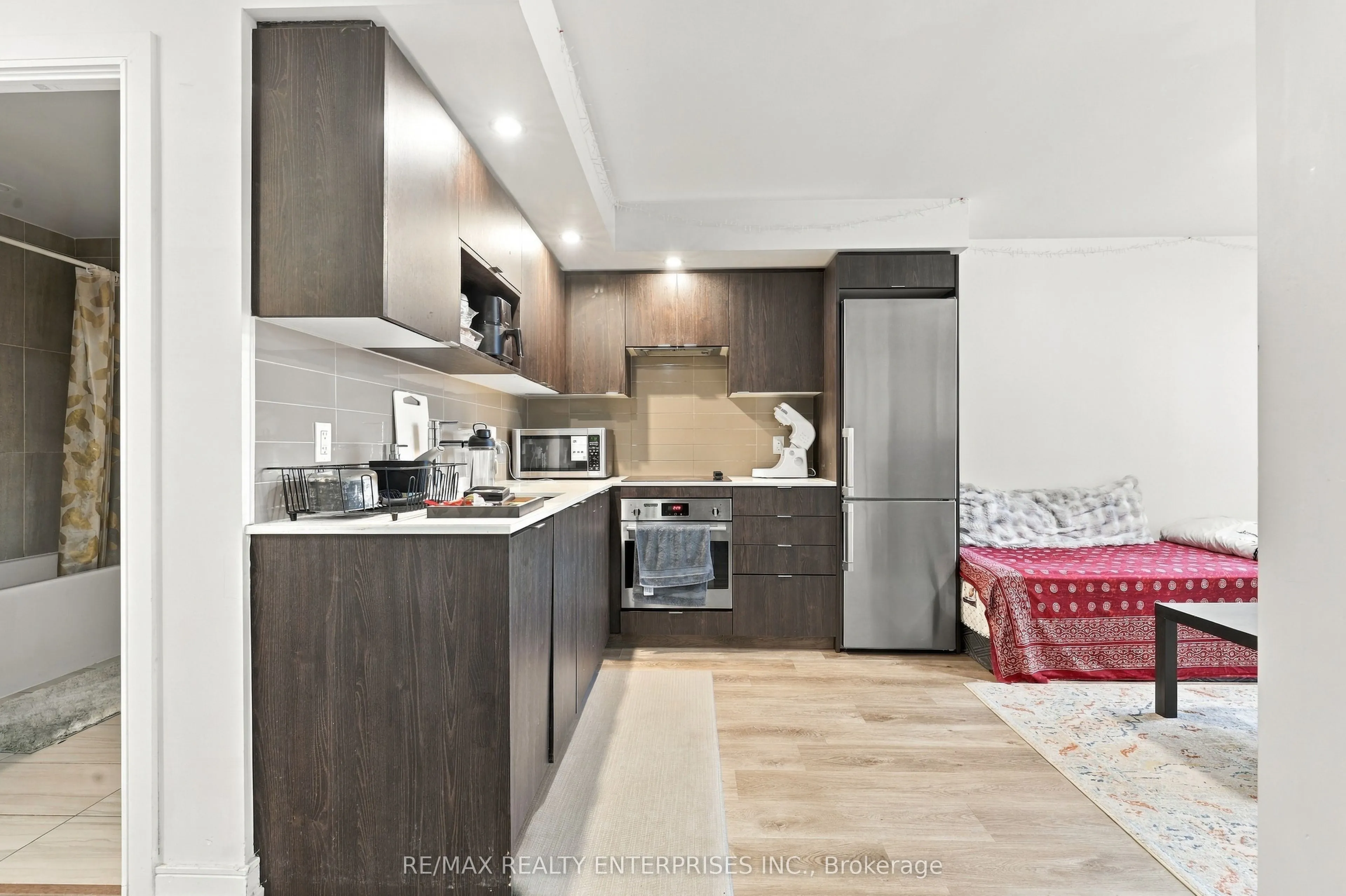 225 Village Green Square #1004
