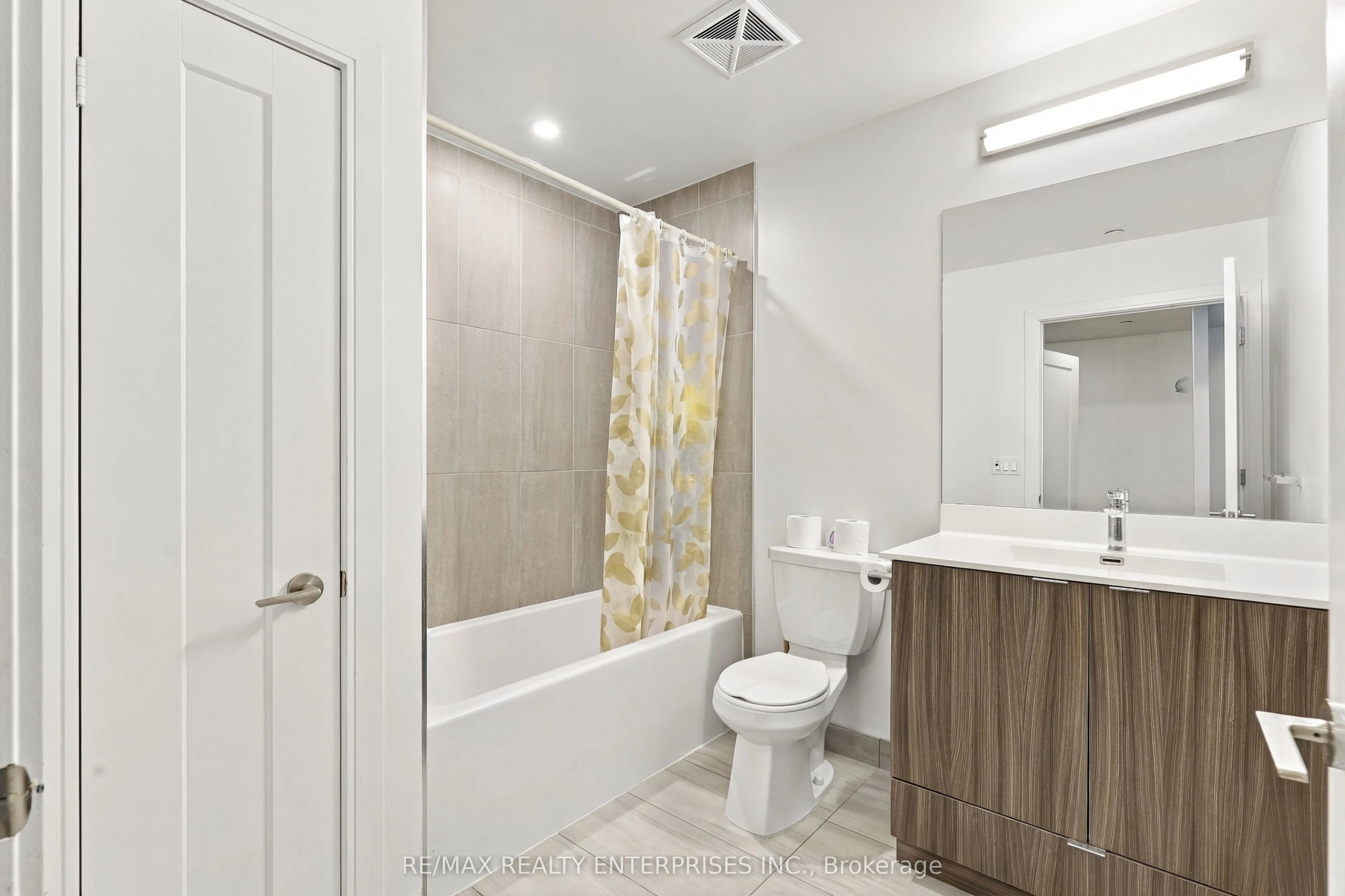 225 Village Green Square #1004