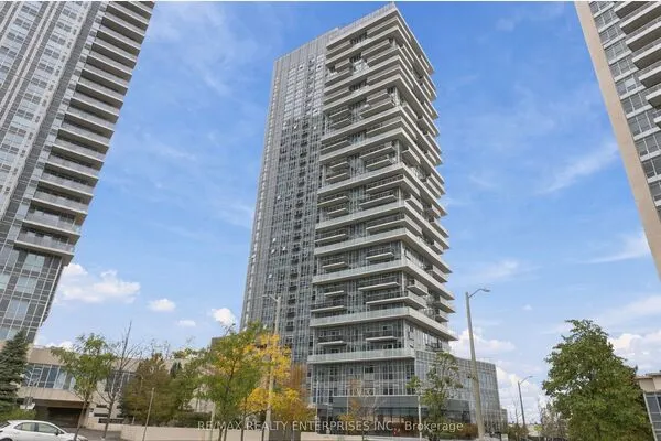 225 Village Green Square