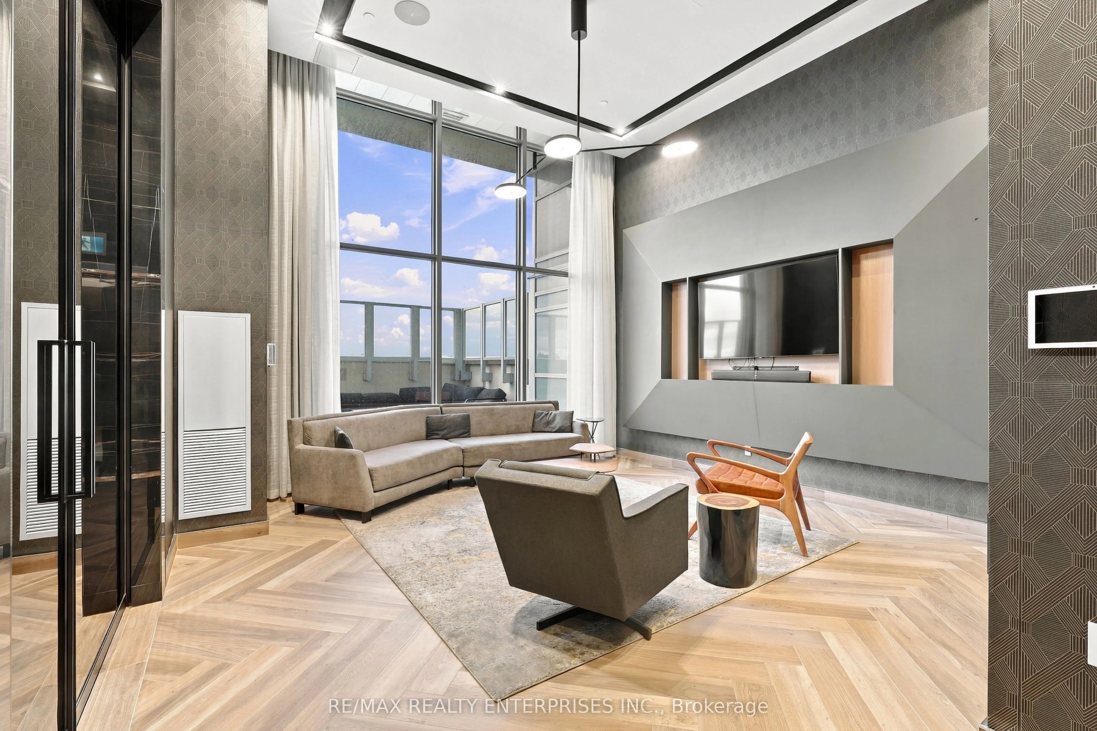 225 Village Green Square #1004
