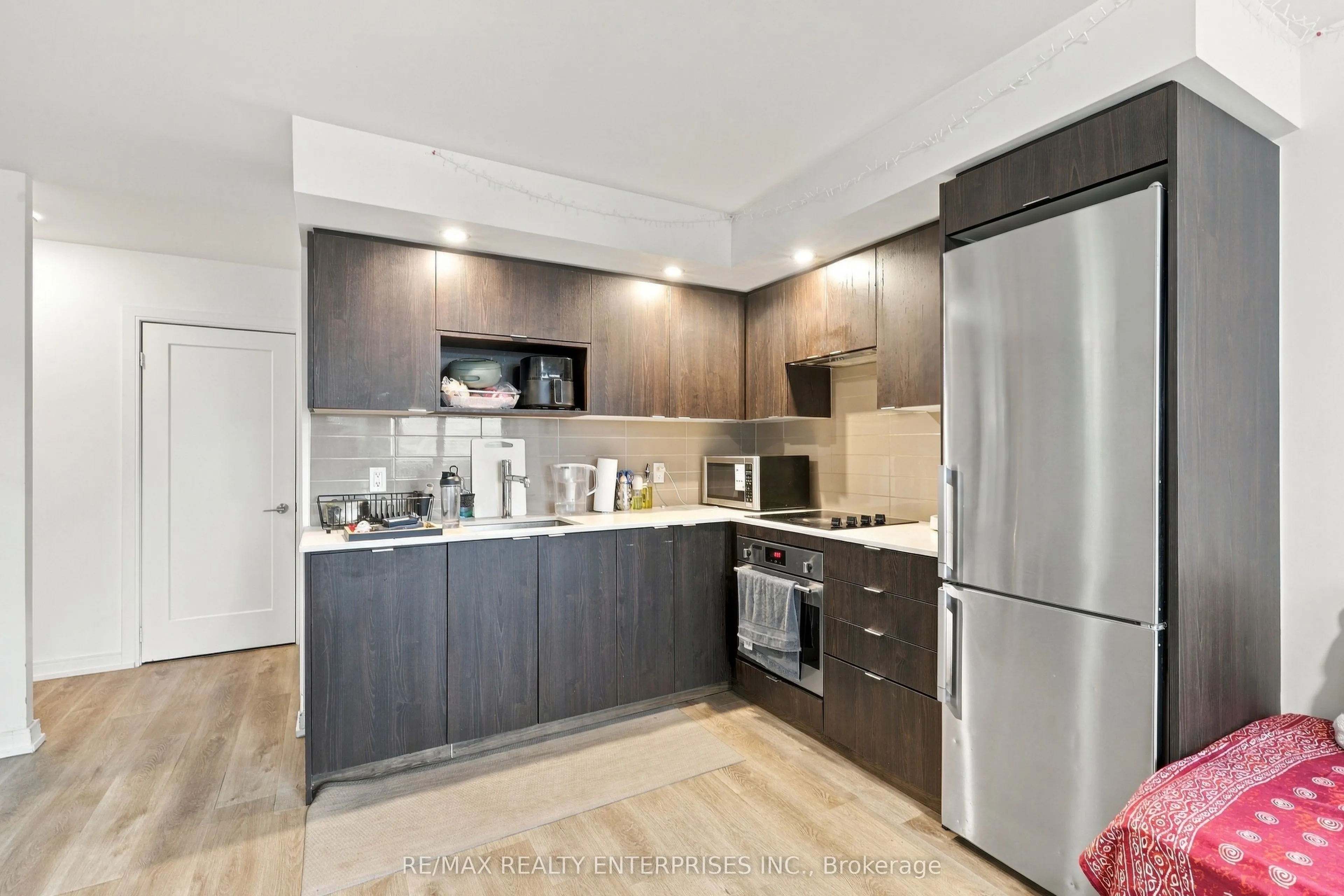 225 Village Green Square #1004