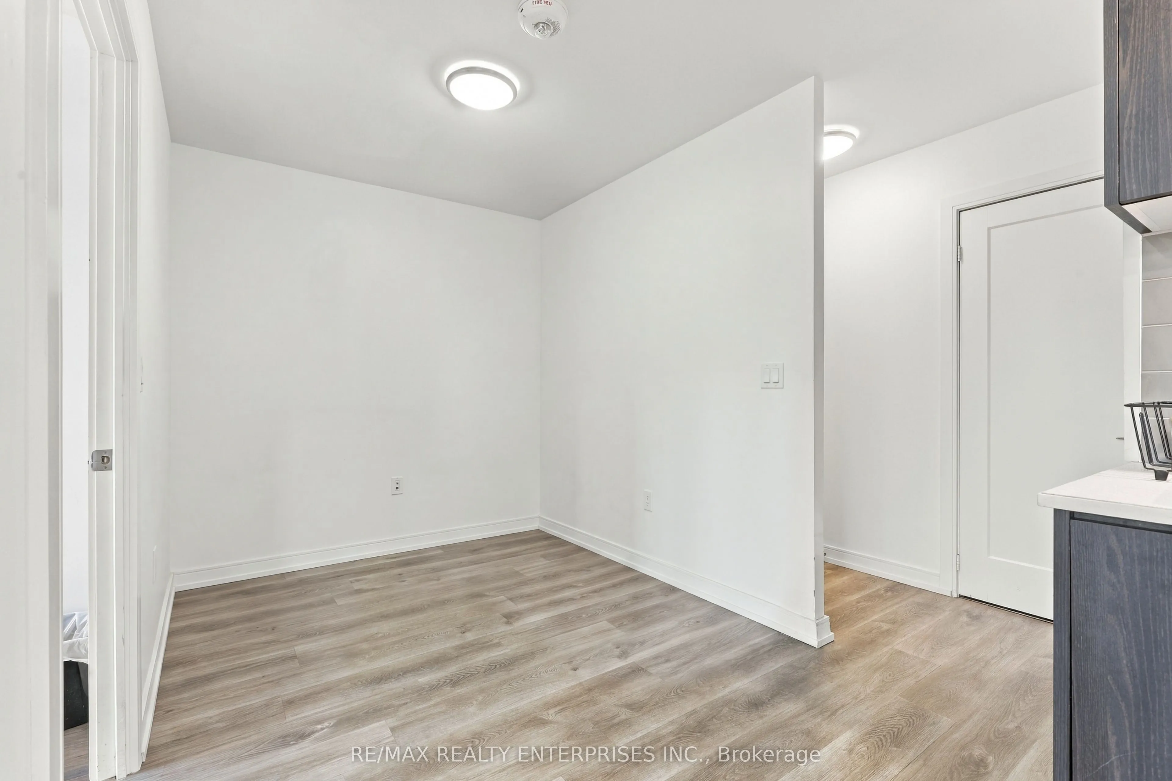 225 Village Green Square #1004
