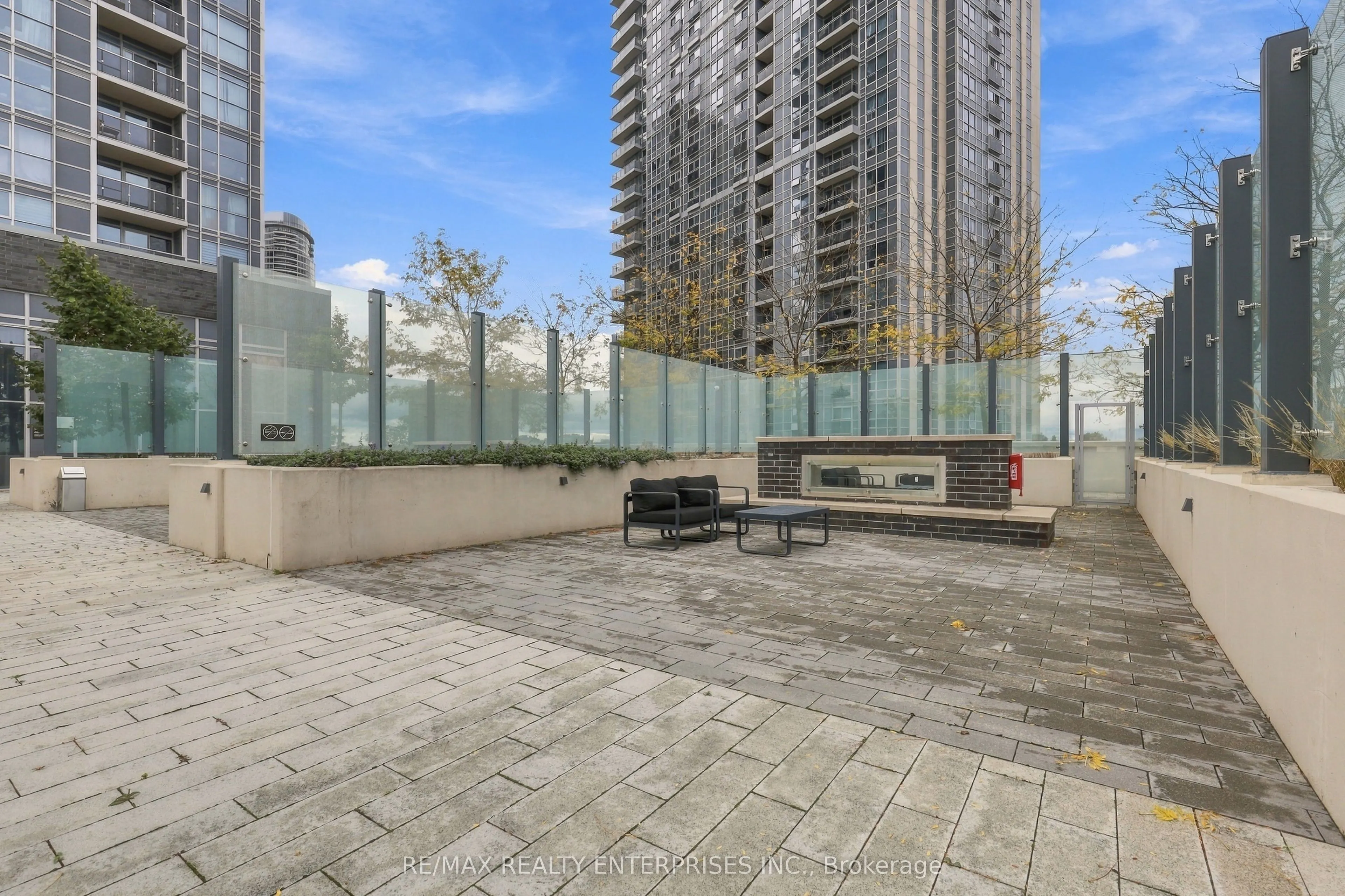 225 Village Green Square #1004