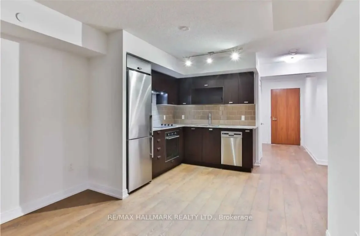 275 Village Green Square #1825