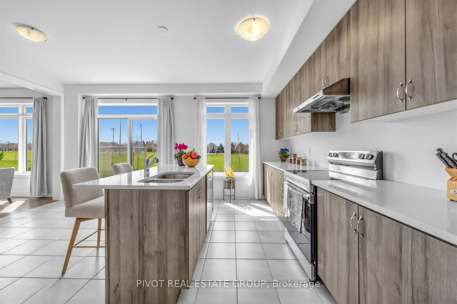 34 Waterfront Crescent