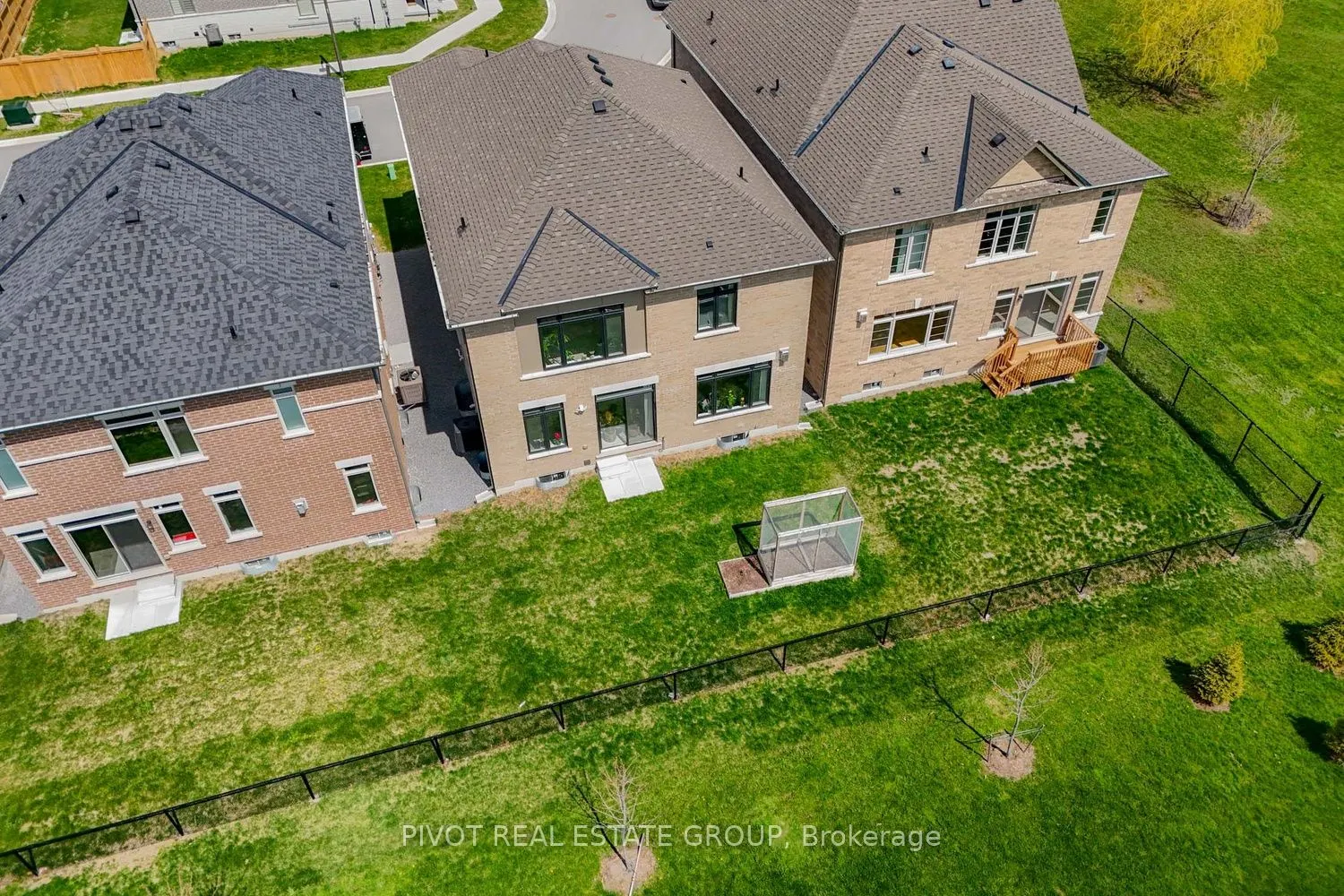 34 Waterfront Crescent