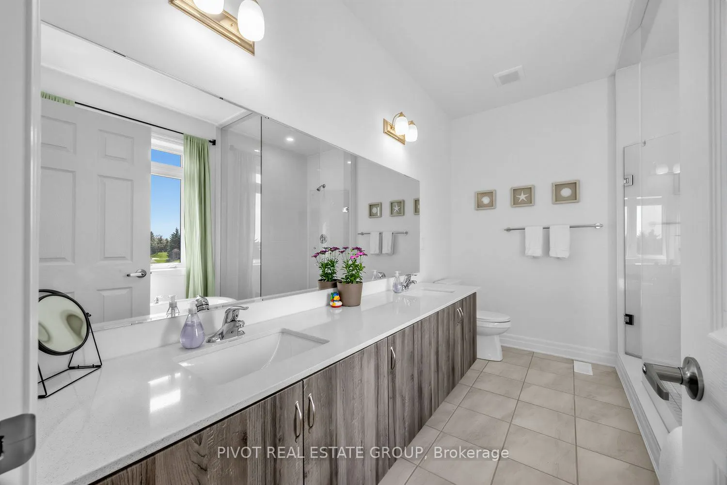 34 Waterfront Crescent