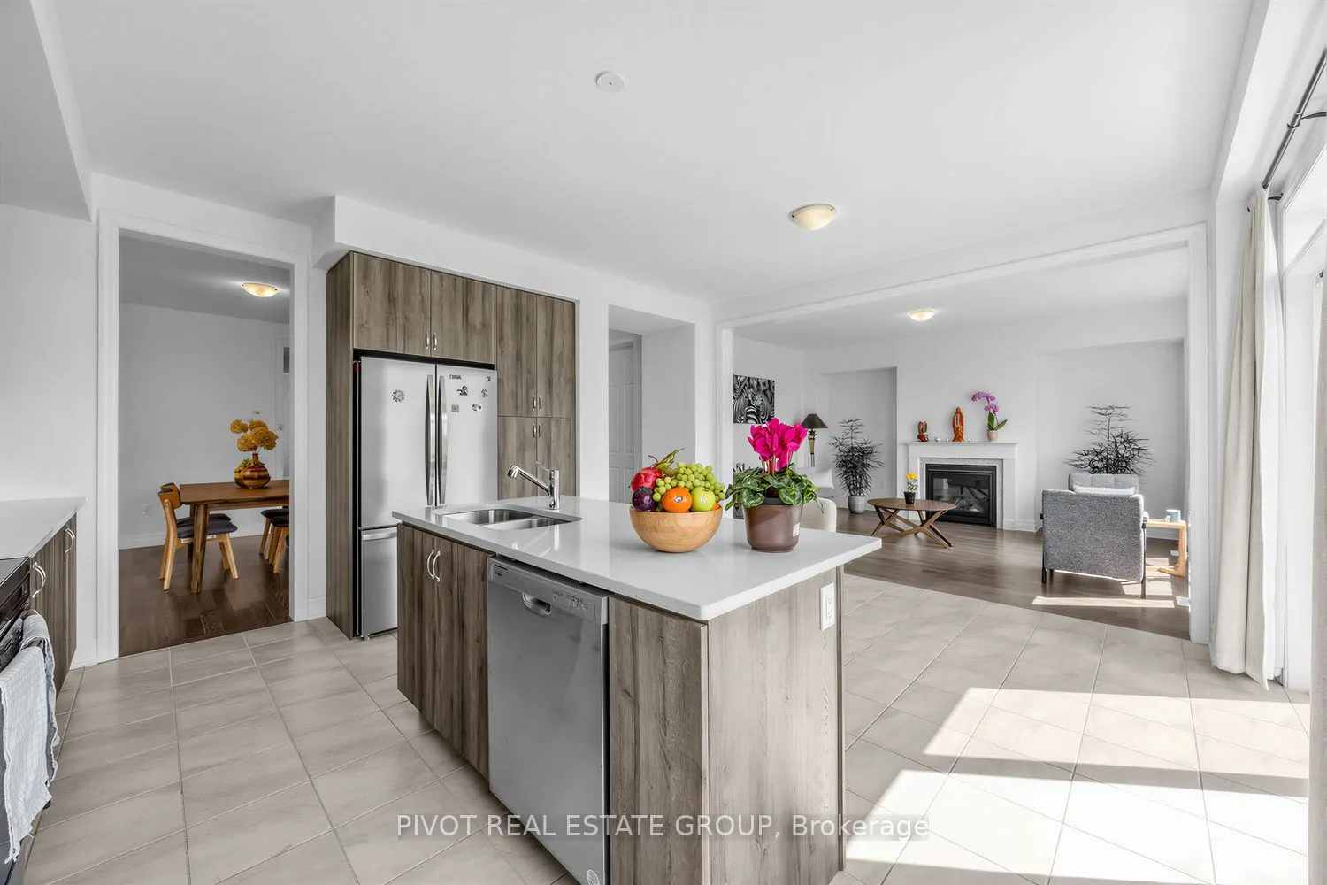 34 Waterfront Crescent