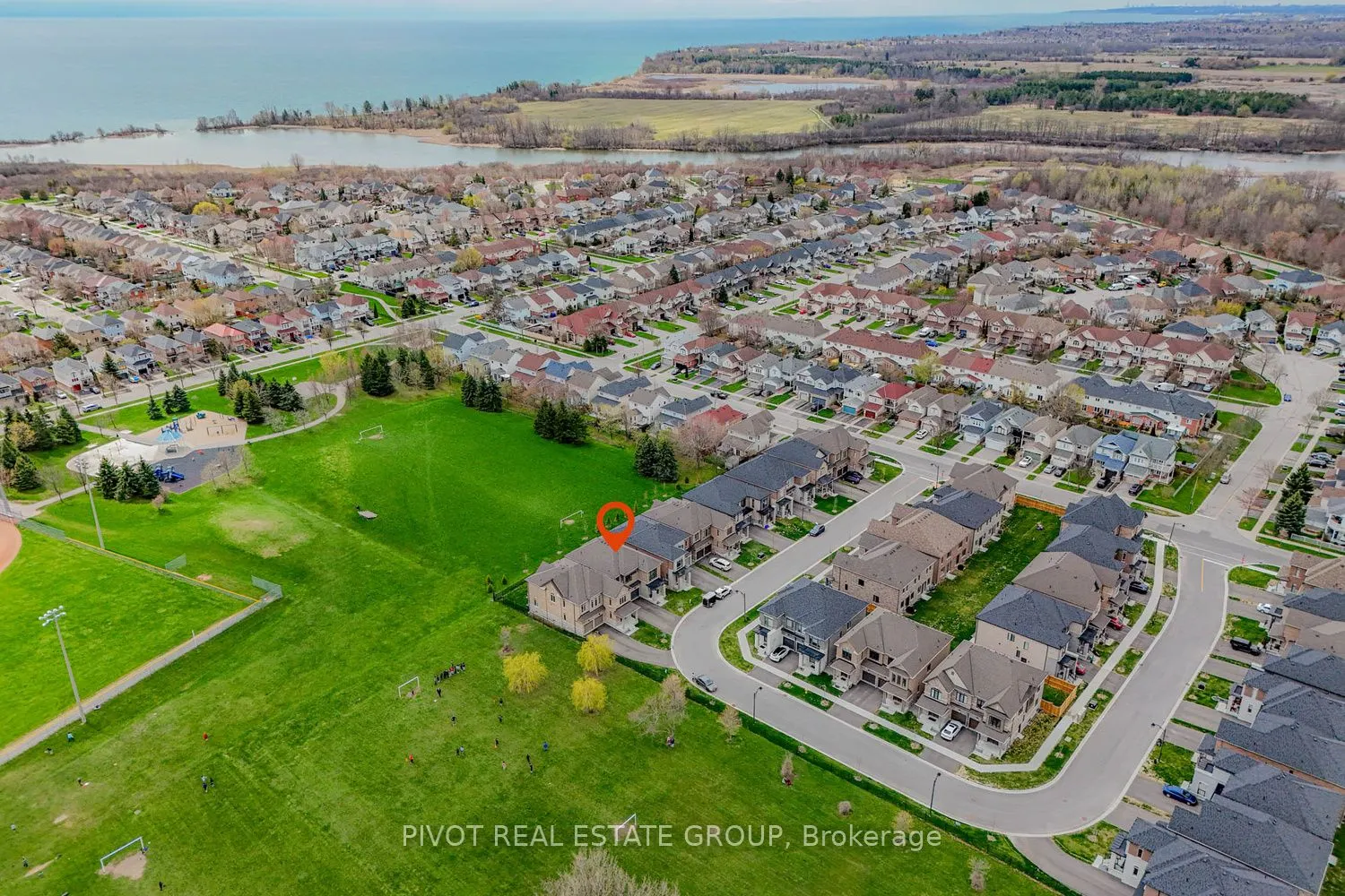 34 Waterfront Crescent