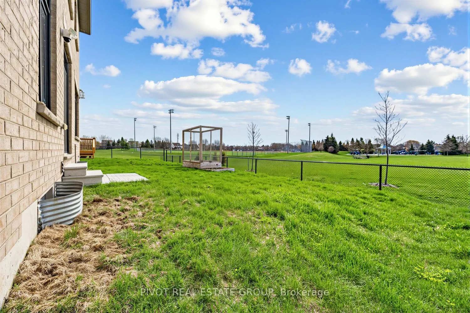 34 Waterfront Crescent