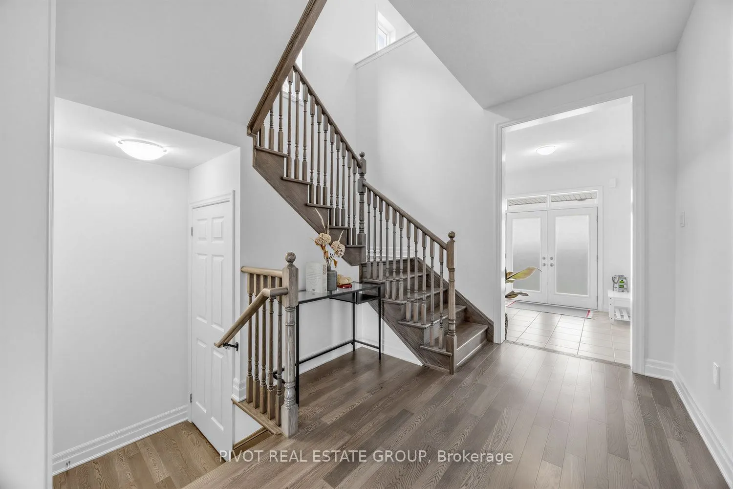 34 Waterfront Crescent