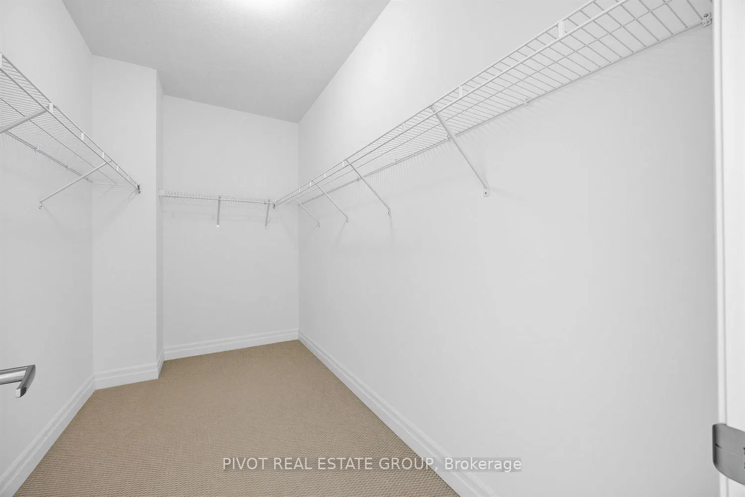 34 Waterfront Crescent