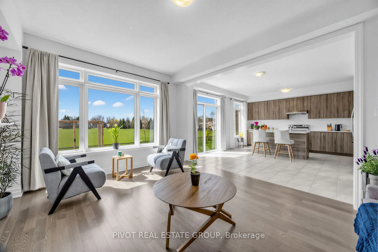 34 Waterfront Crescent