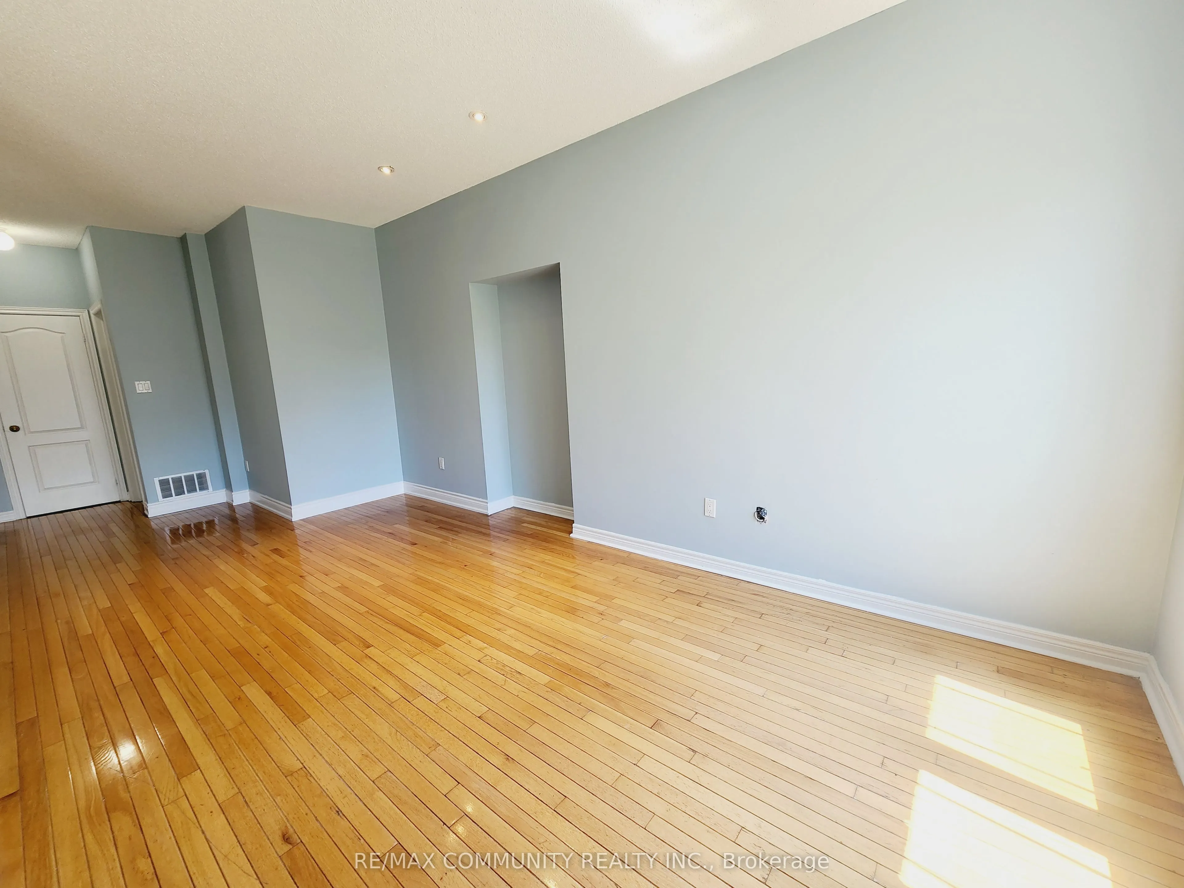61 Chartway Boulevard #Main