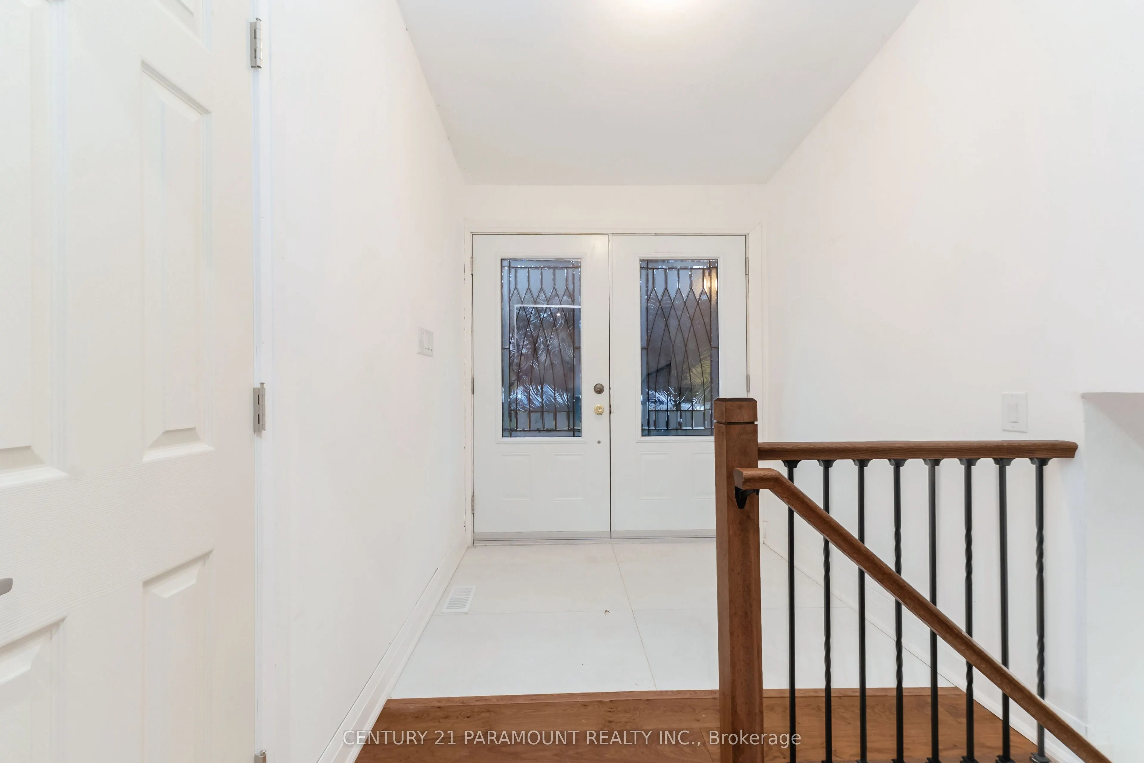 8 Waterfield Drive