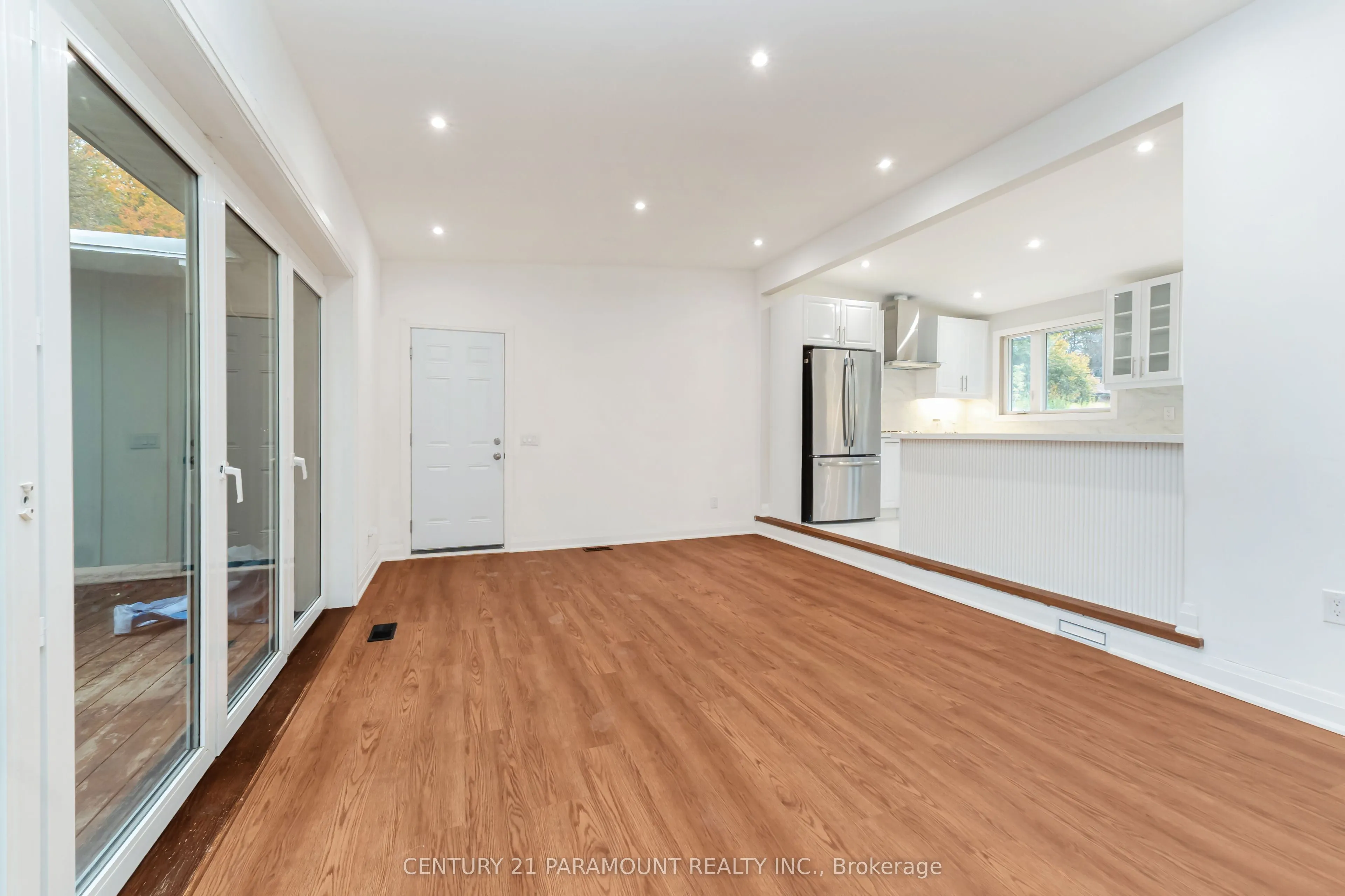 8 Waterfield Drive