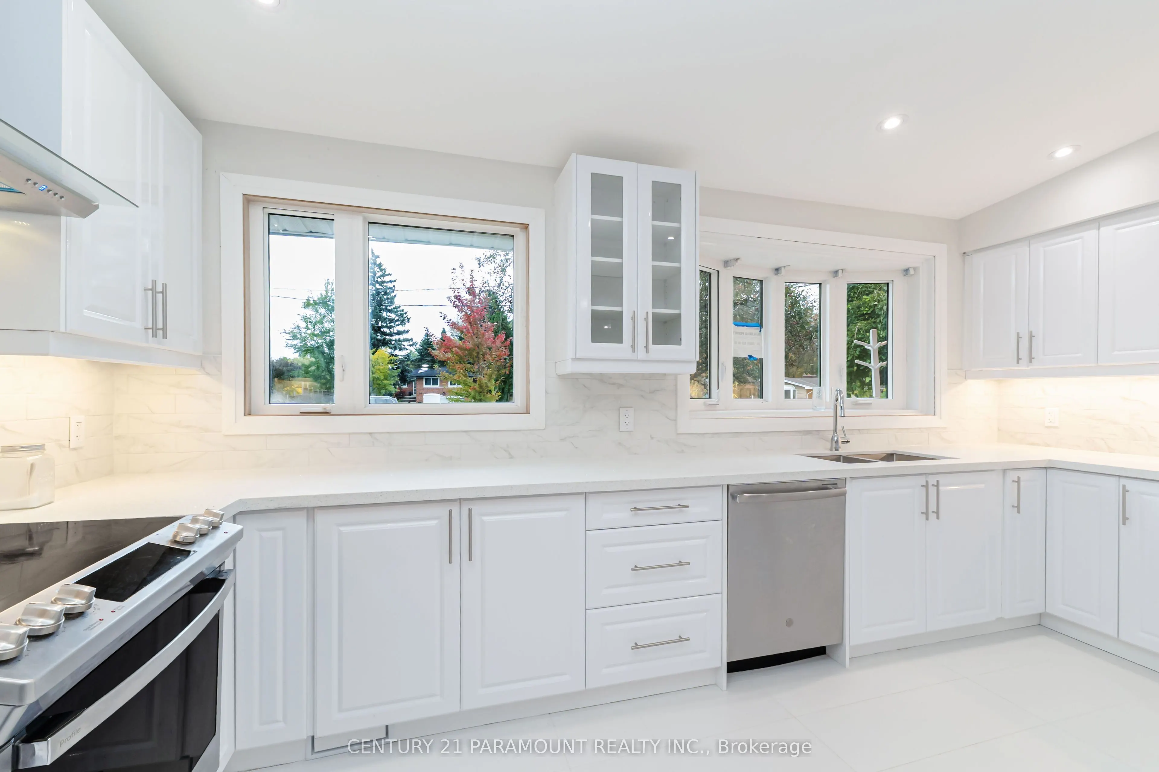 8 Waterfield Drive