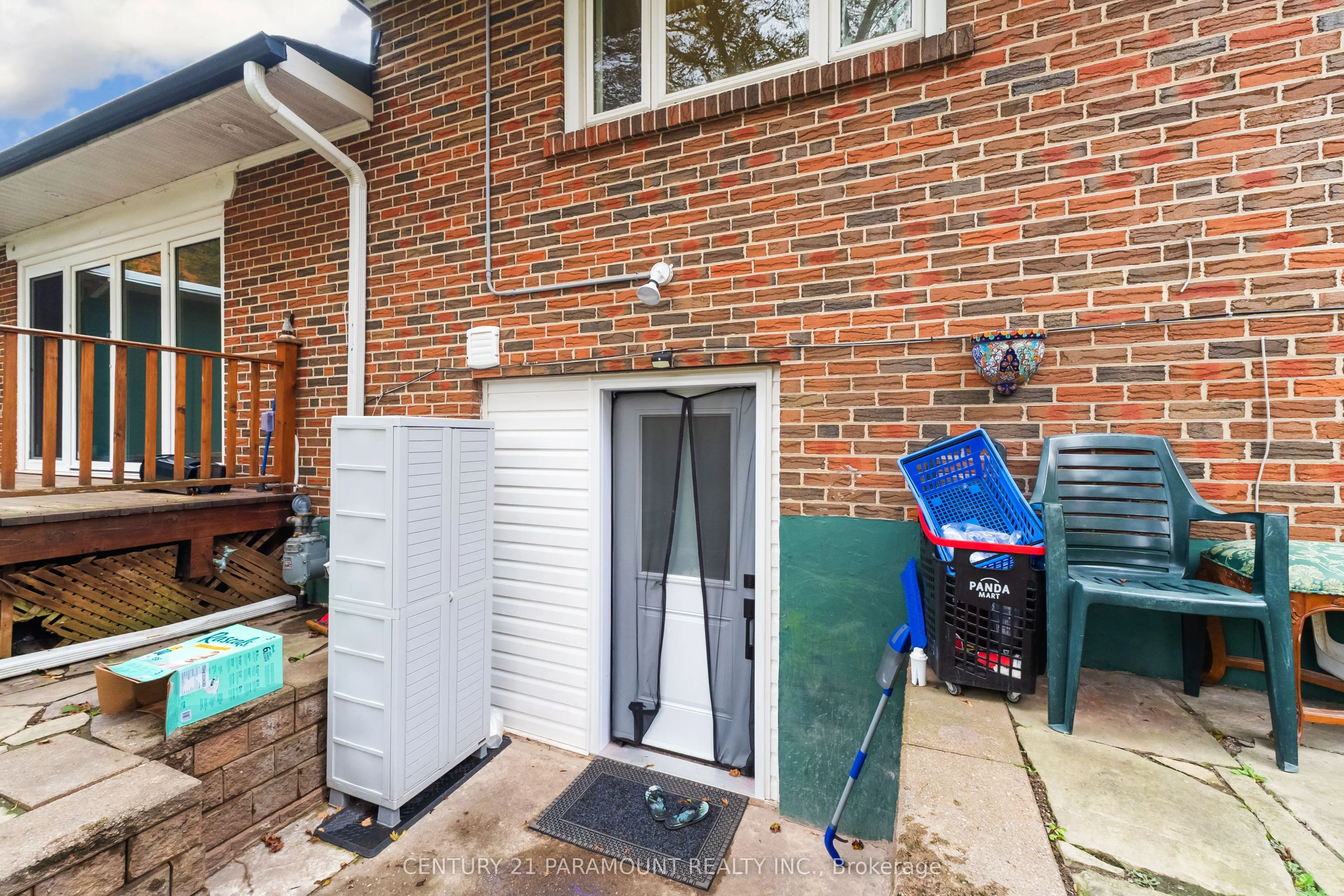 8 Waterfield Drive