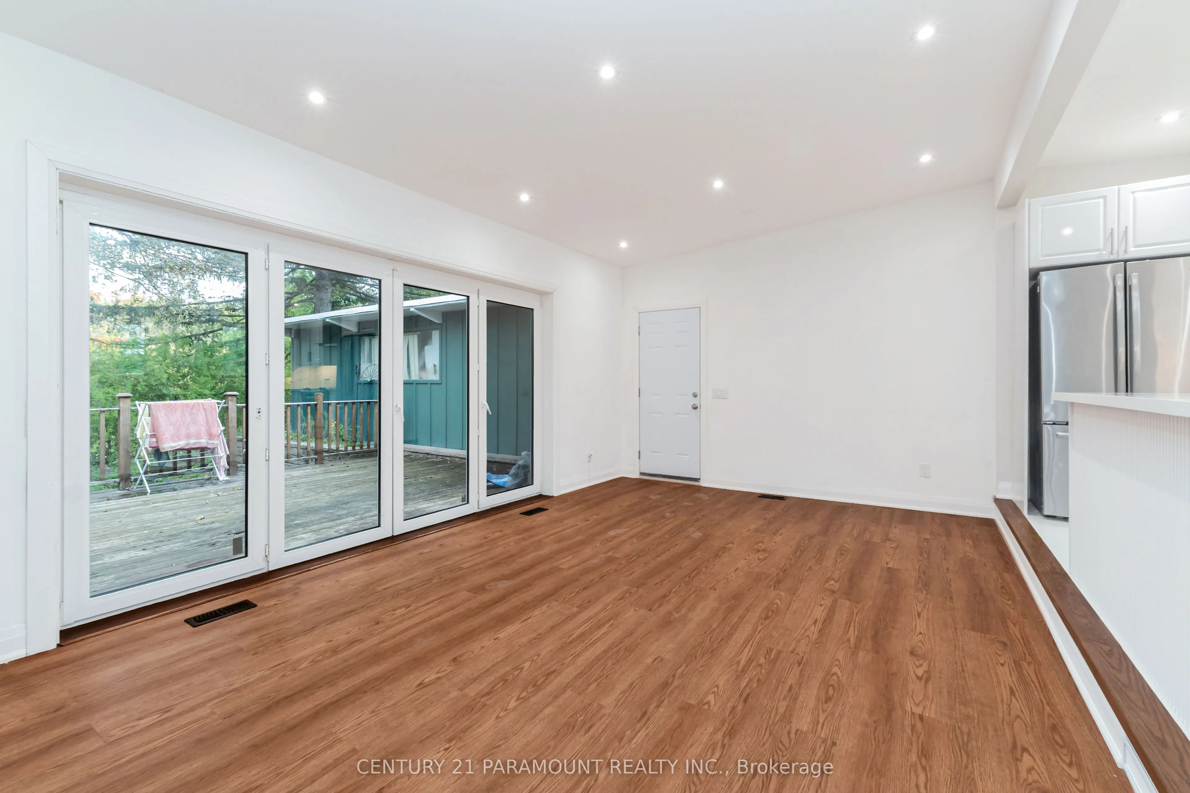 8 Waterfield Drive