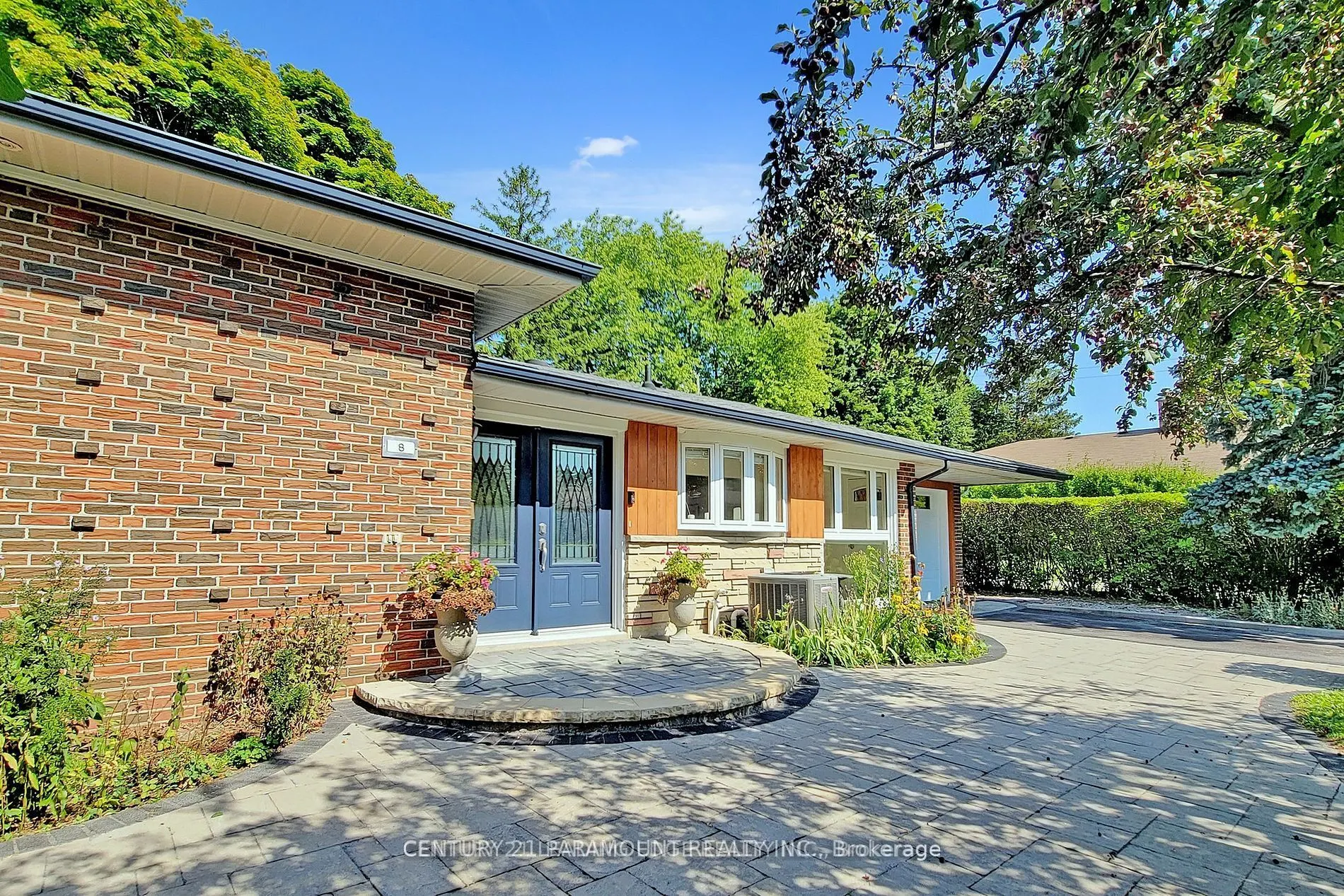 8 Waterfield Drive