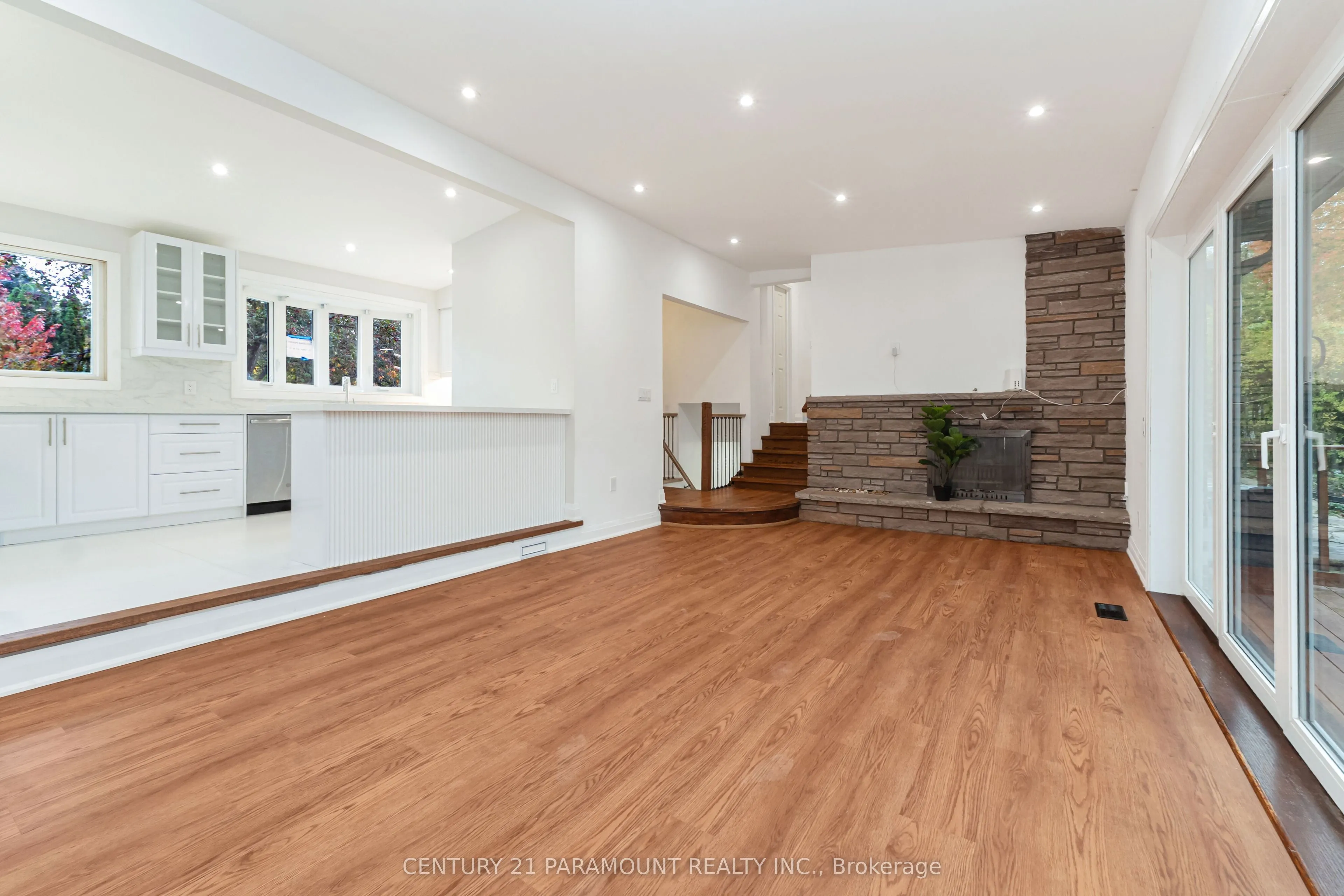 8 Waterfield Drive