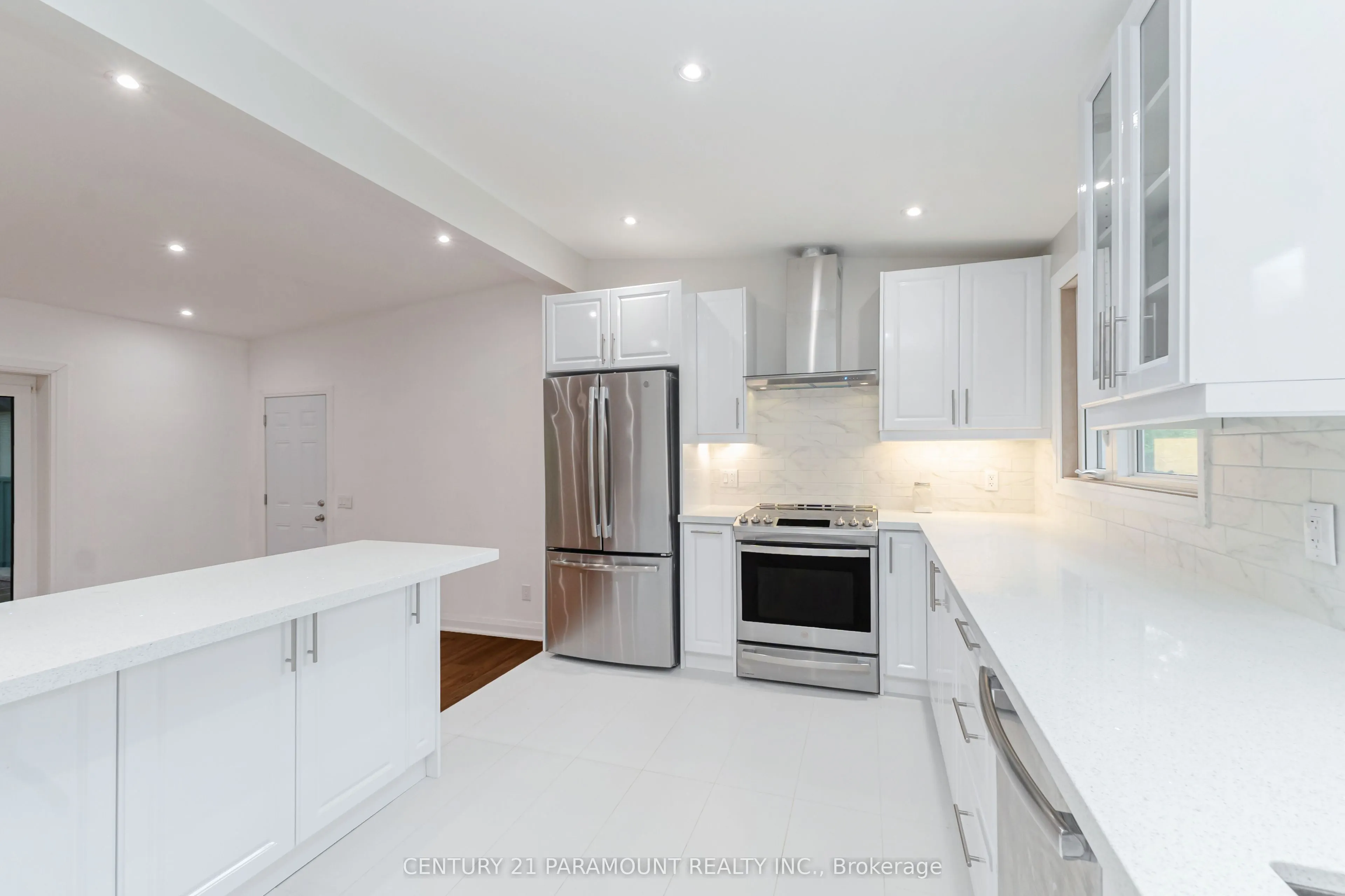 8 Waterfield Drive