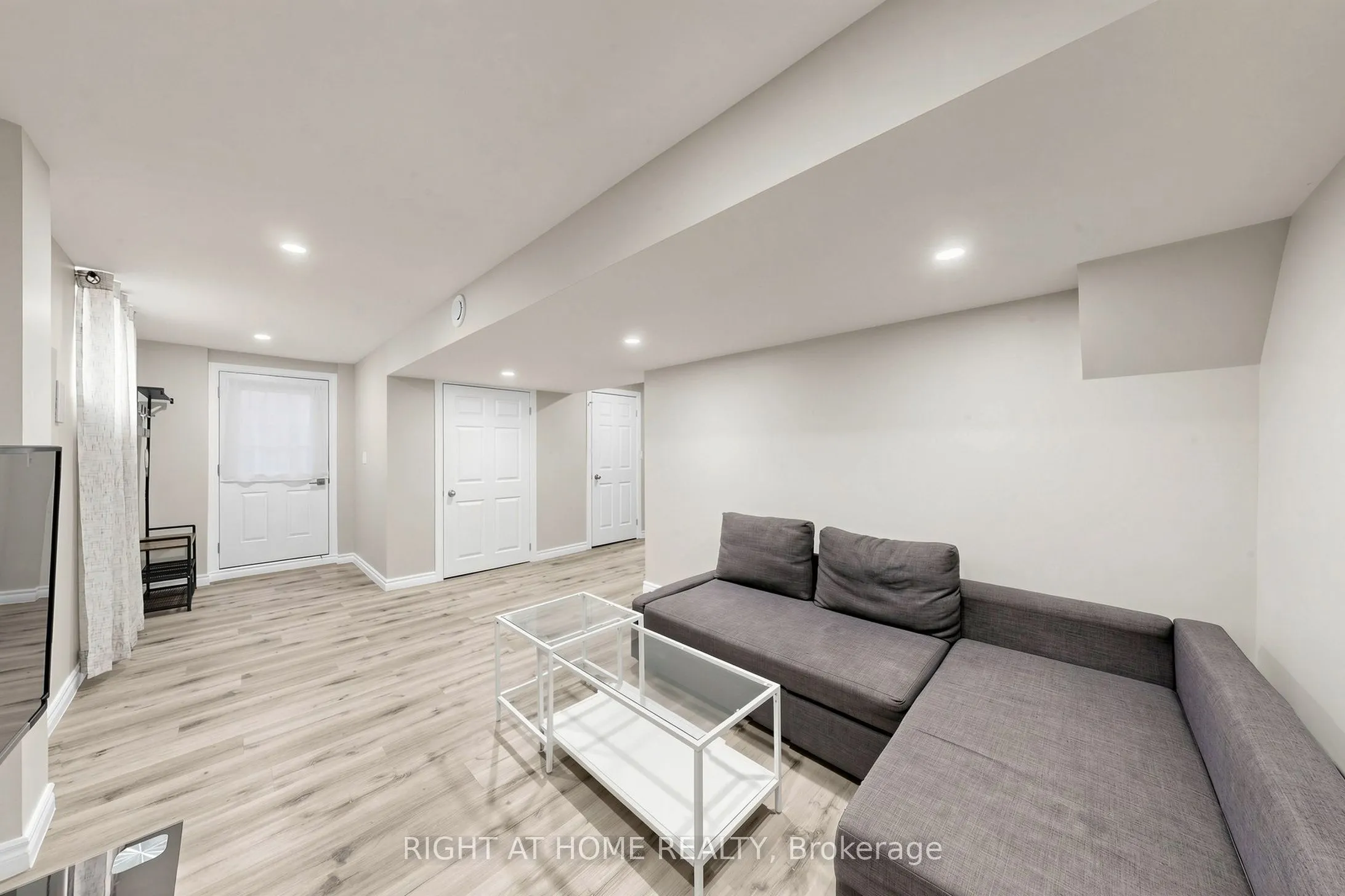 14 Grainger Crescent