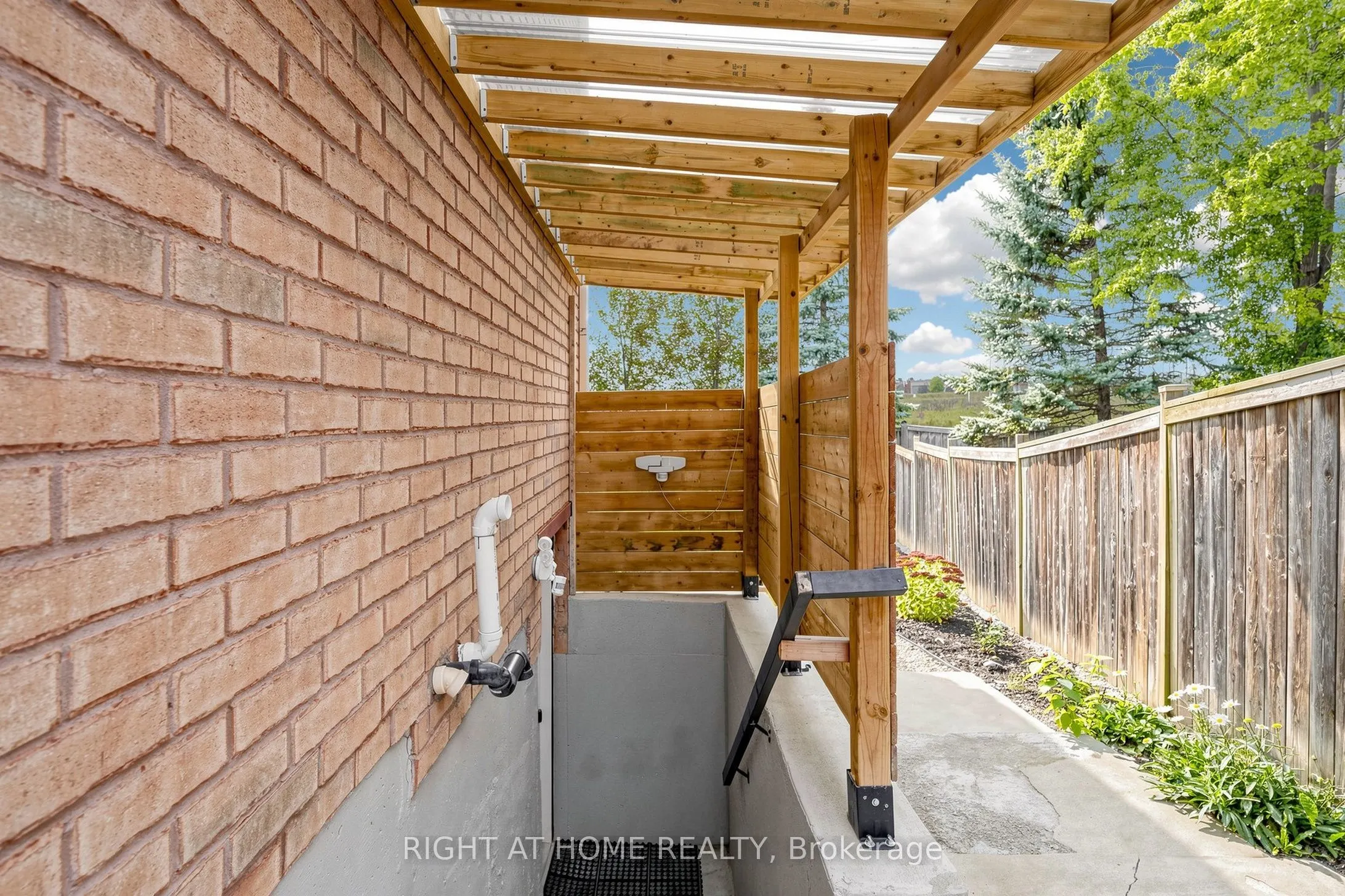 14 Grainger Crescent
