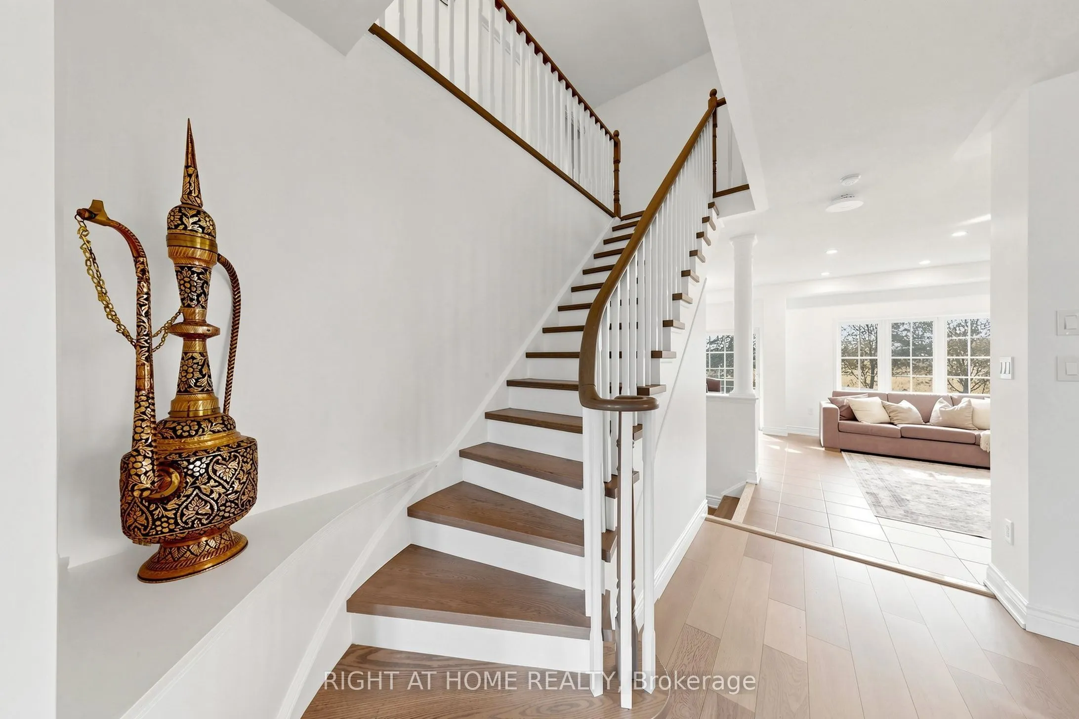 14 Grainger Crescent