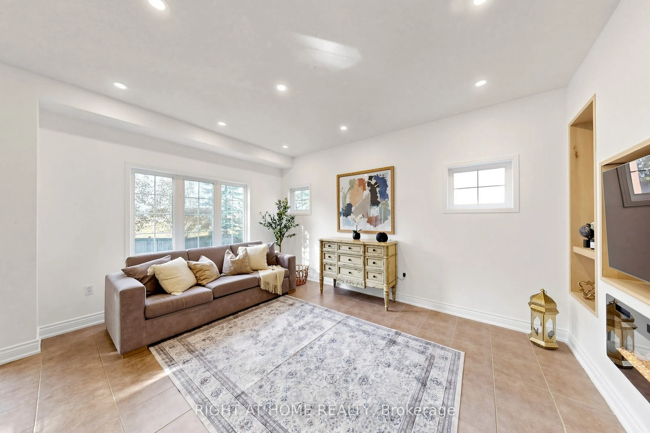 14 Grainger Crescent