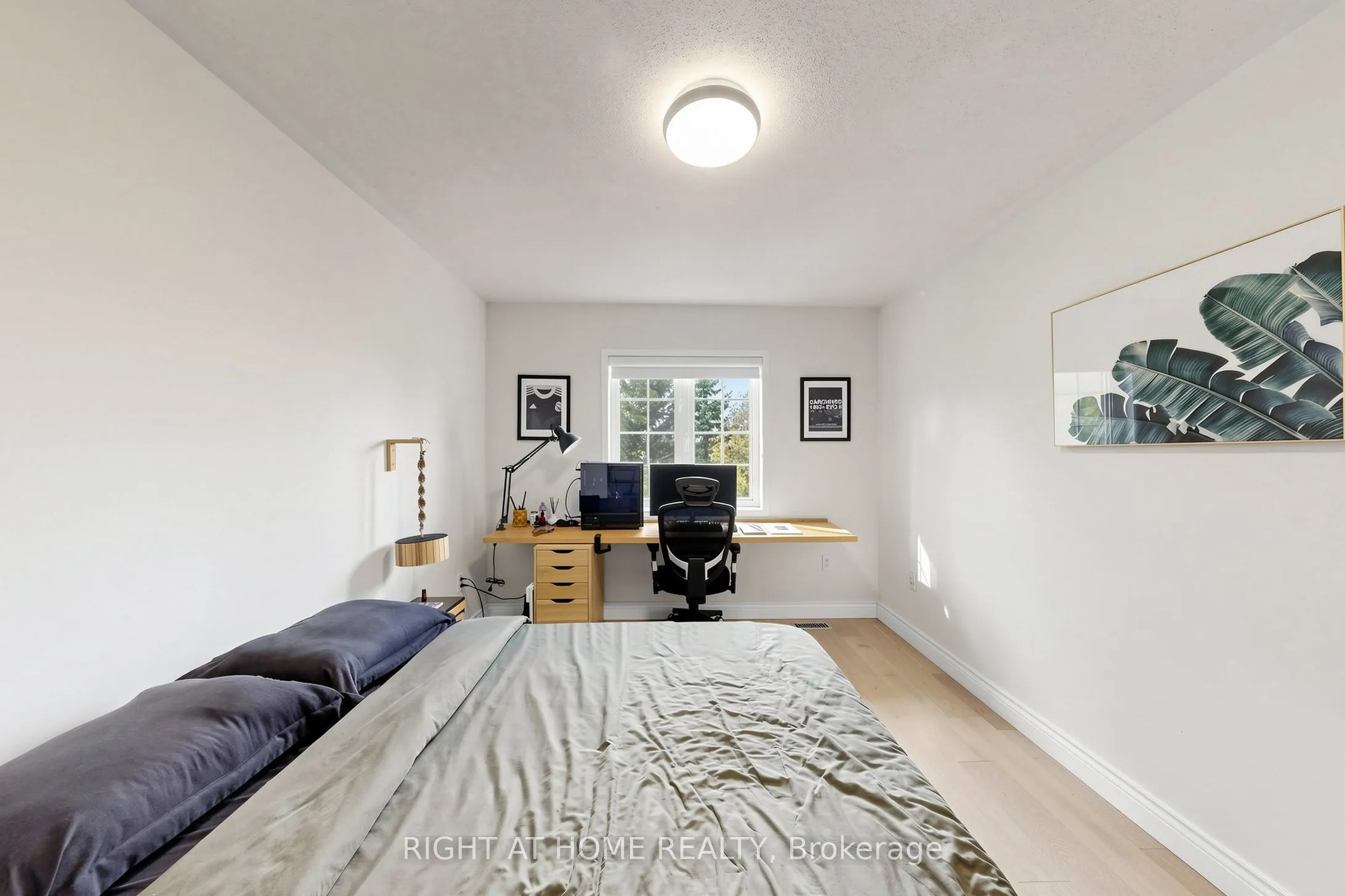 14 Grainger Crescent