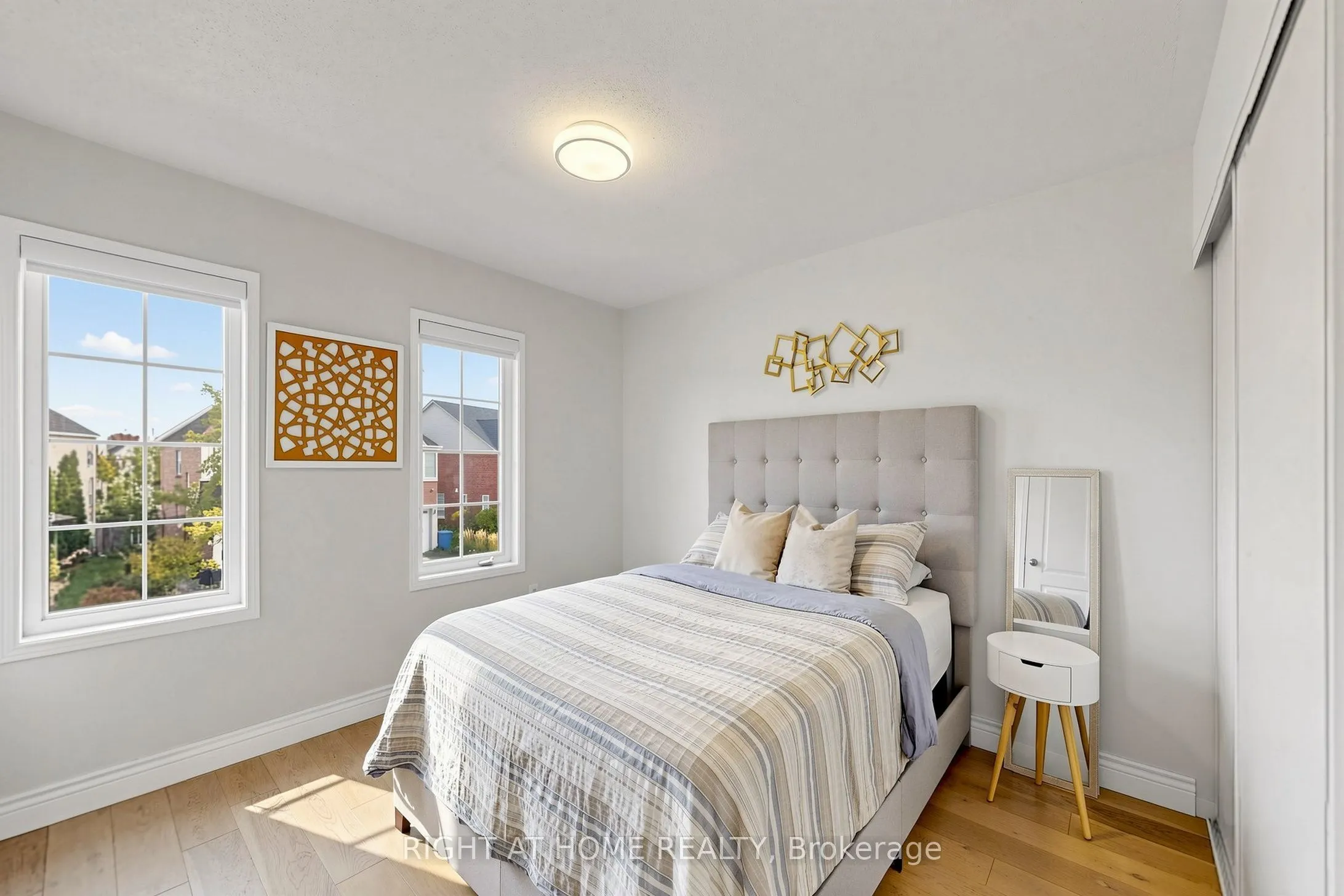 14 Grainger Crescent