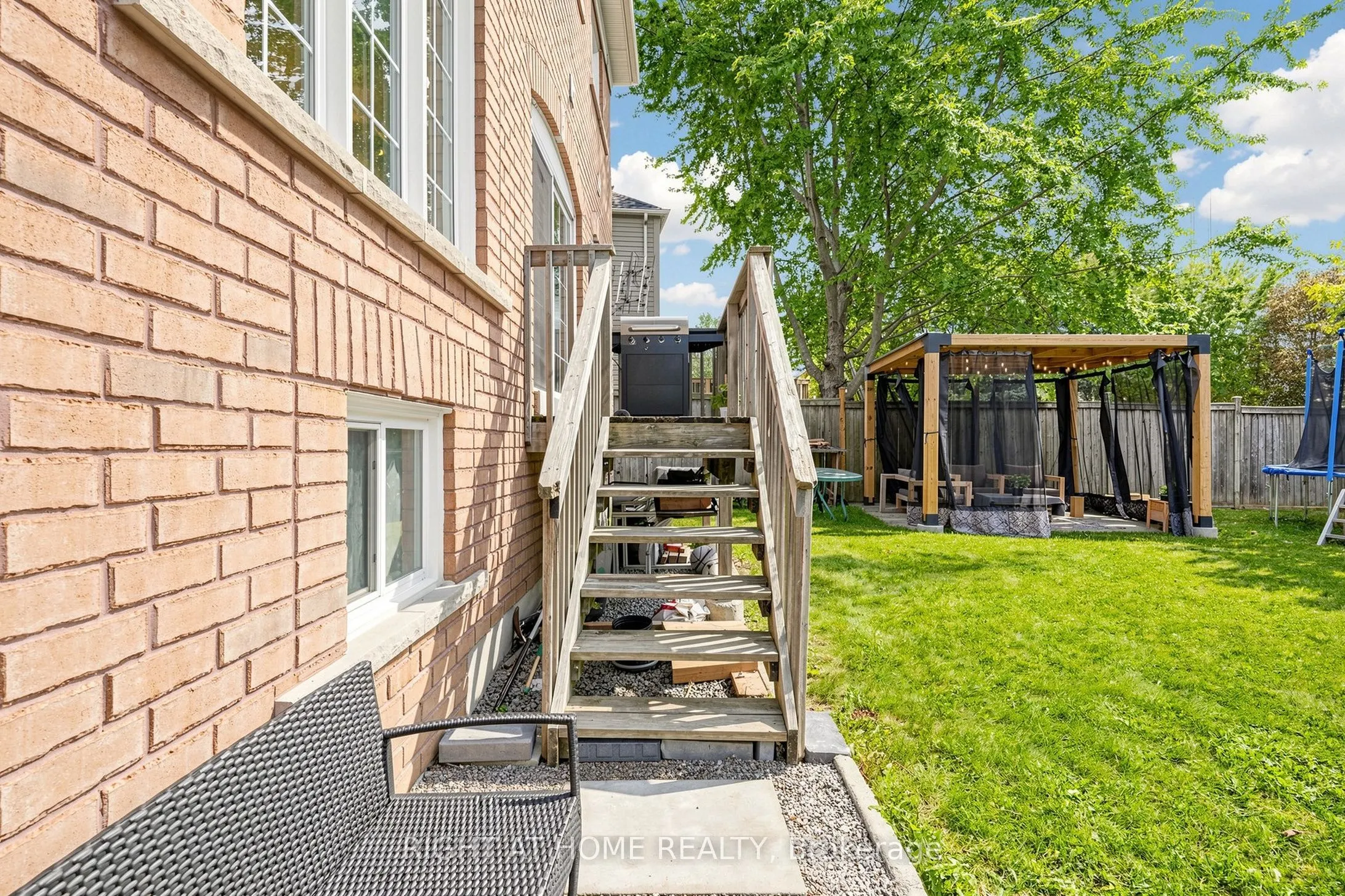 14 Grainger Crescent