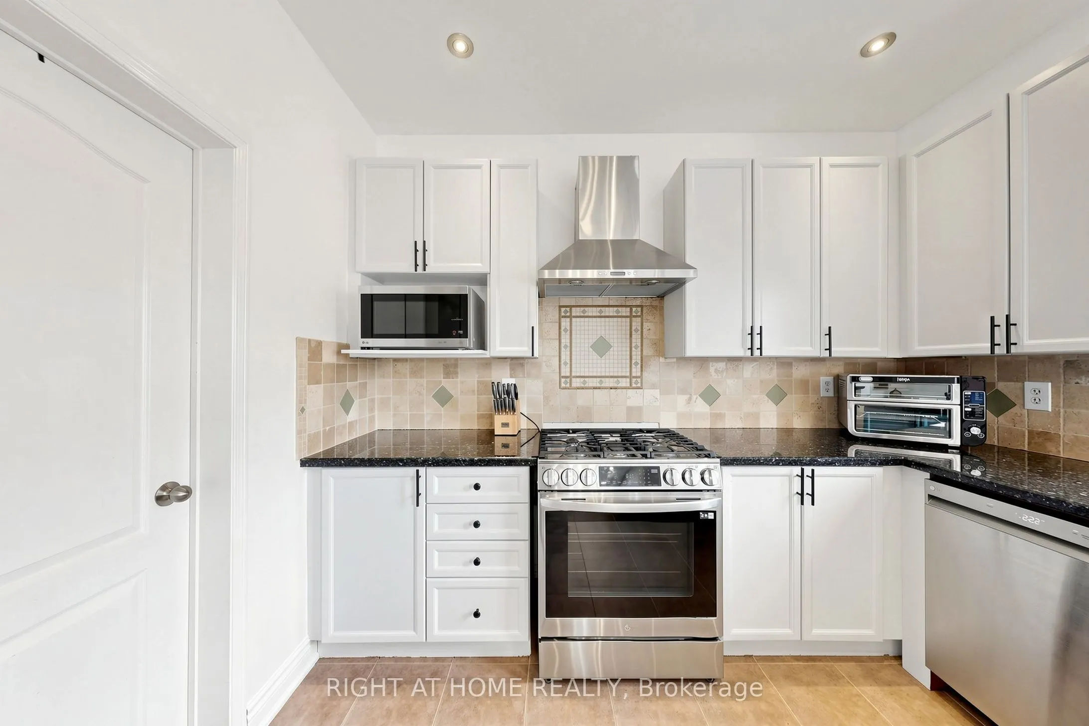 14 Grainger Crescent