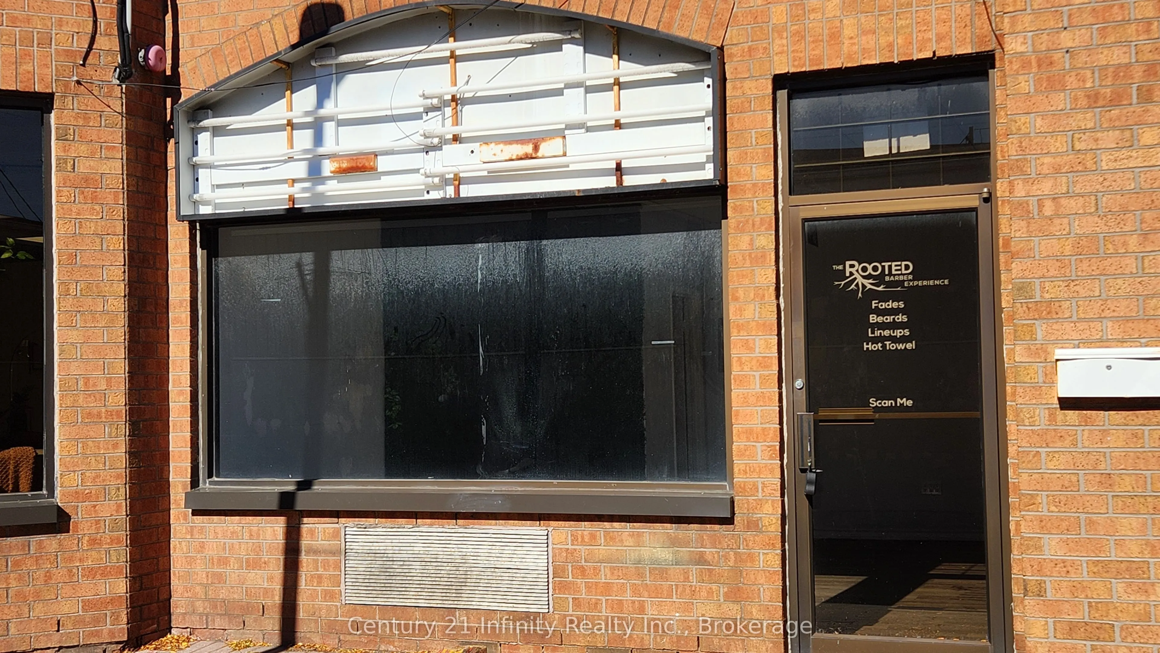 153 Brock Street N #3