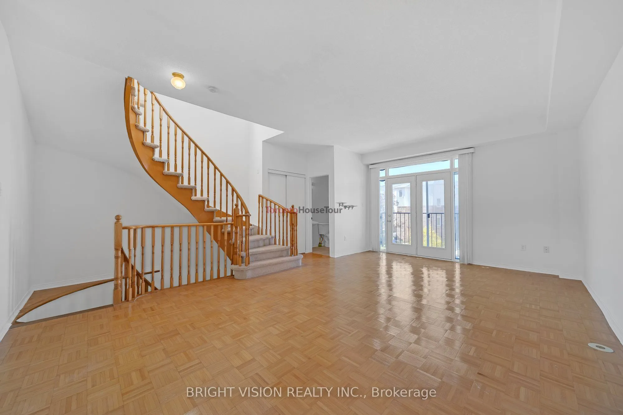 1543 Hummingbird Court