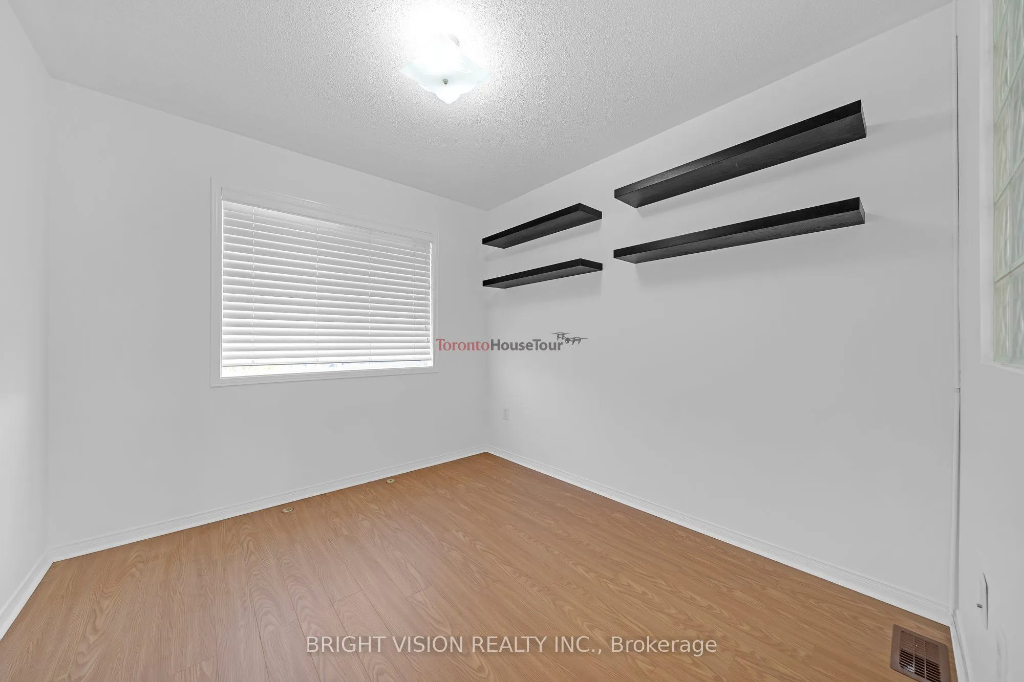 1543 Hummingbird Court