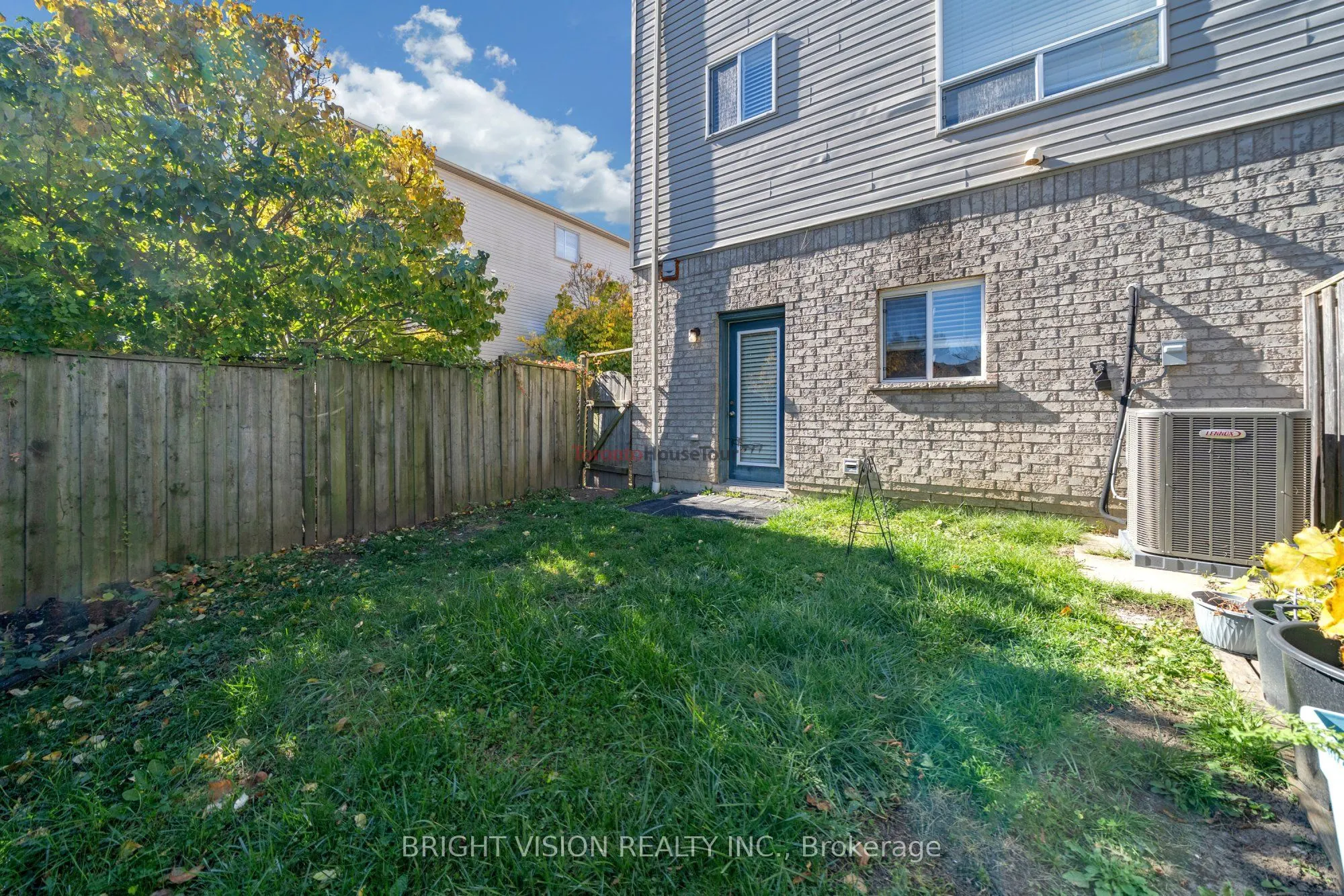 1543 Hummingbird Court